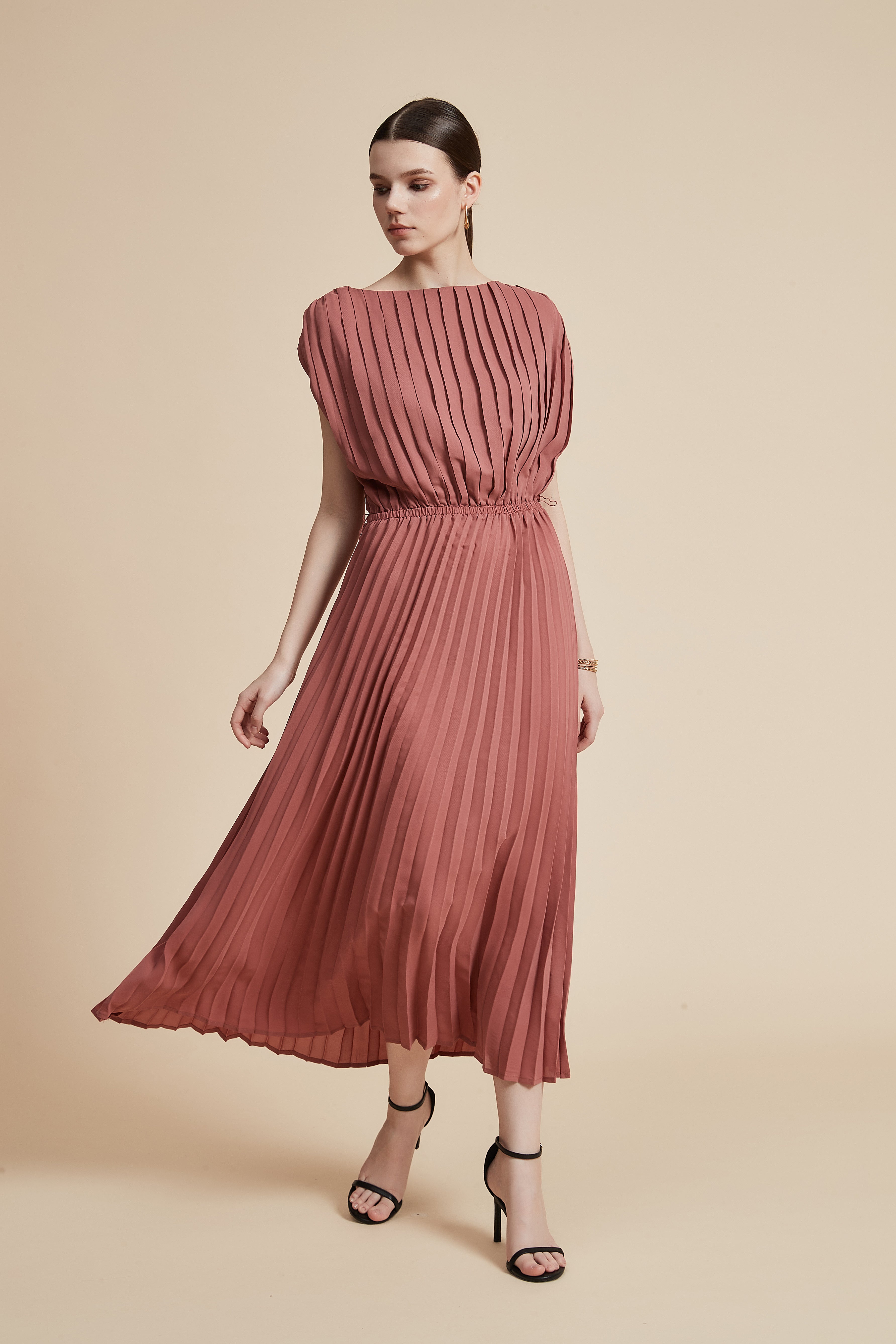 Pleated Midi Dress Without Sleeves