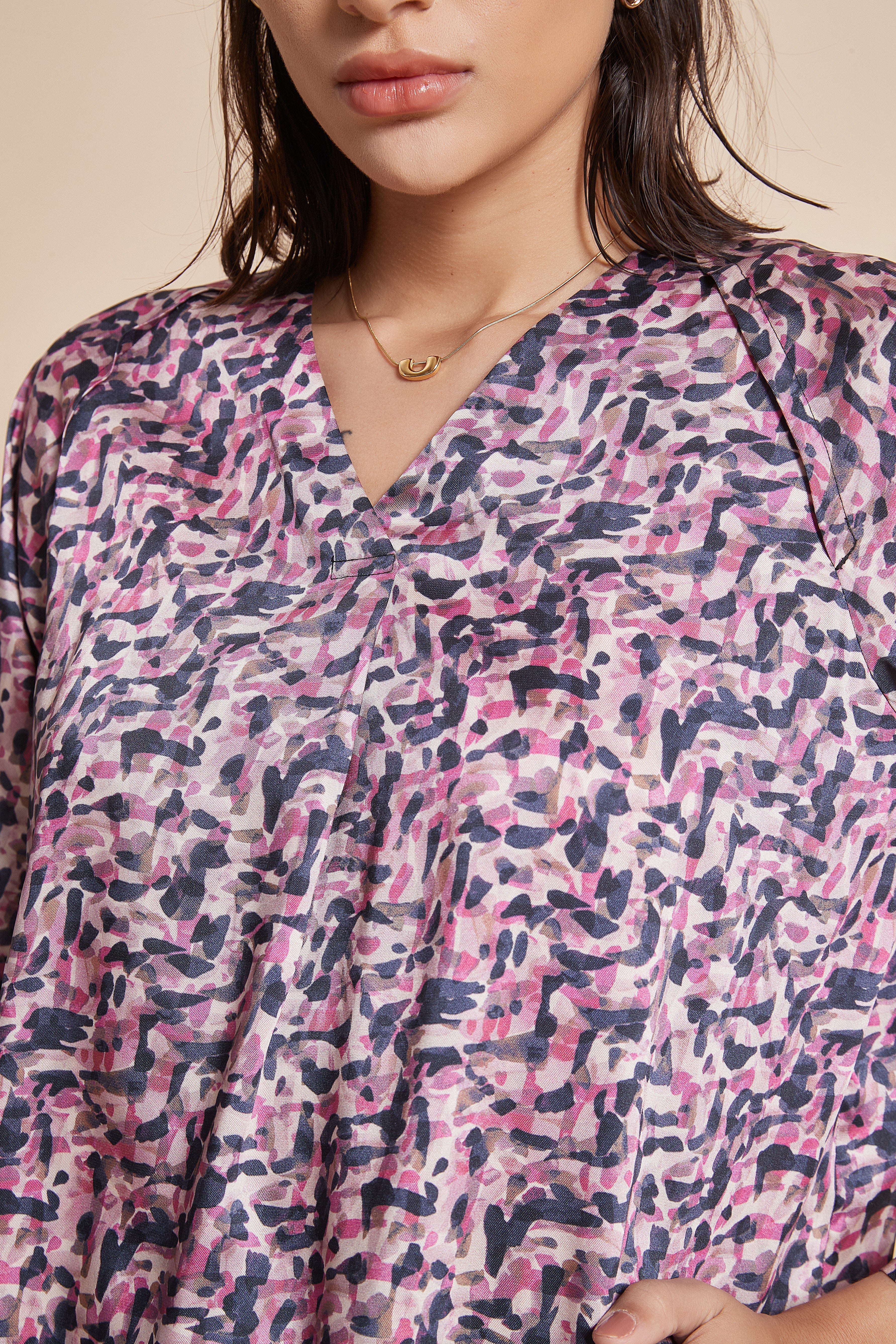 Yola Printed Blouse with Long Sleeves and V-Neck