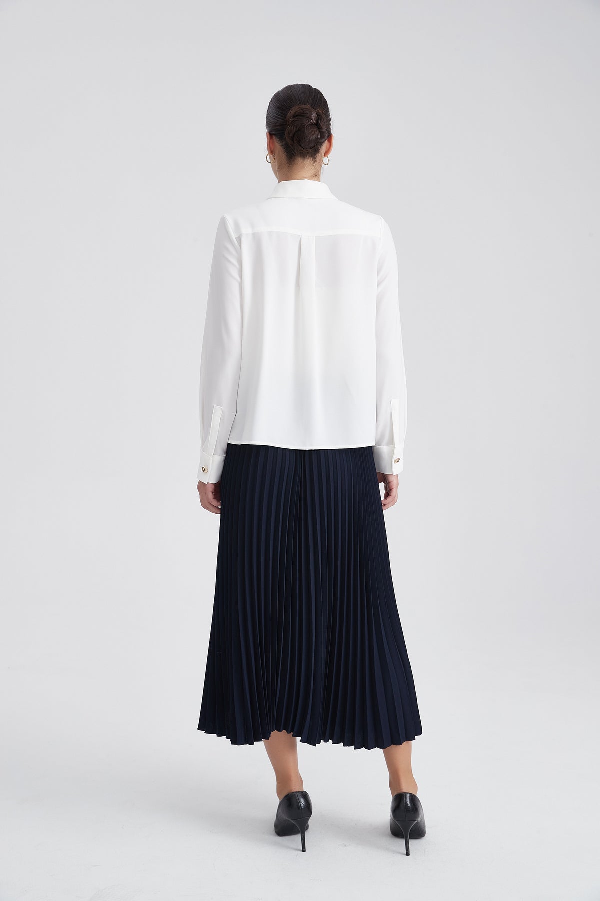Long-Sleeve Shirt with Front Buttons