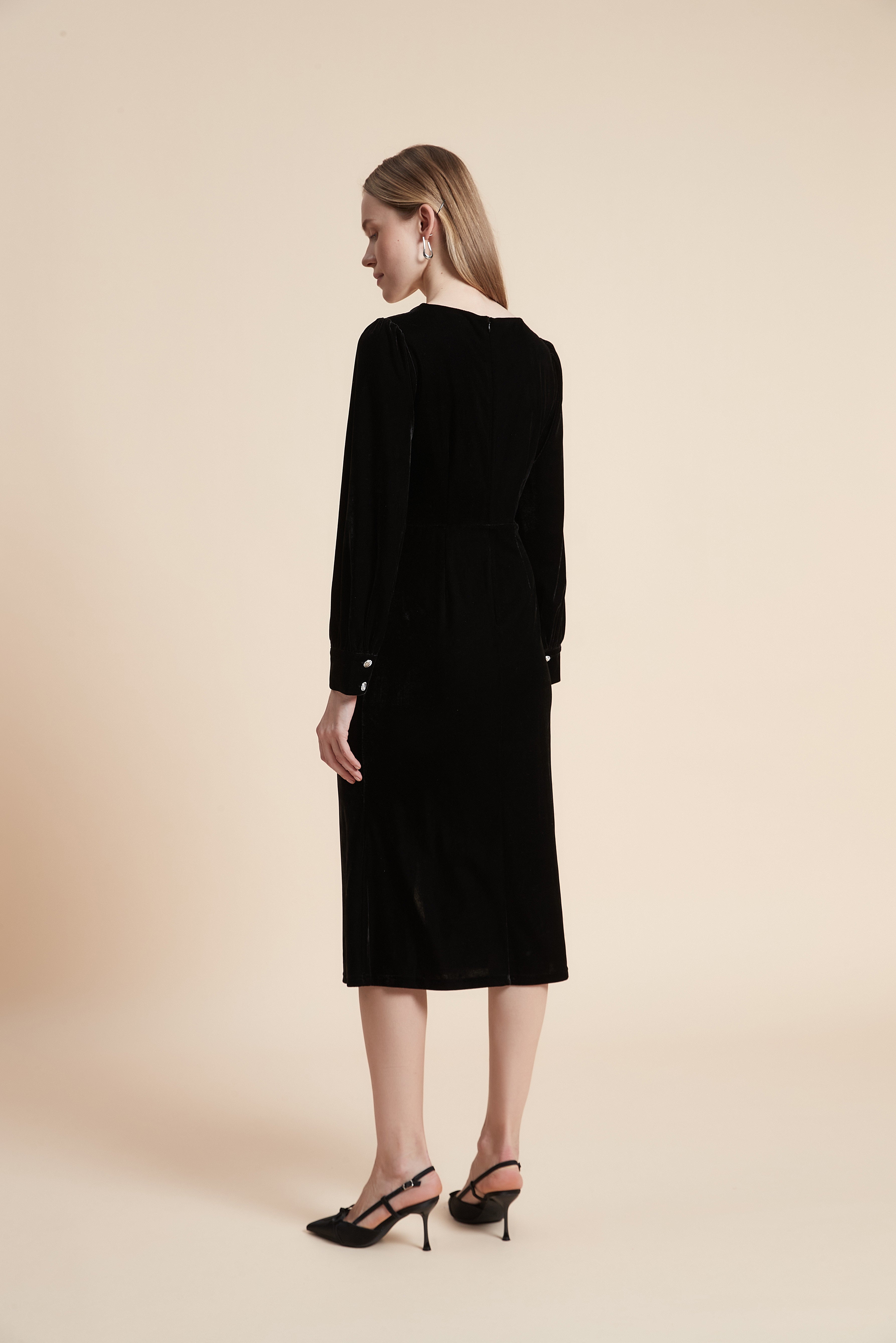 Knee Length Dress with Long Sleeves