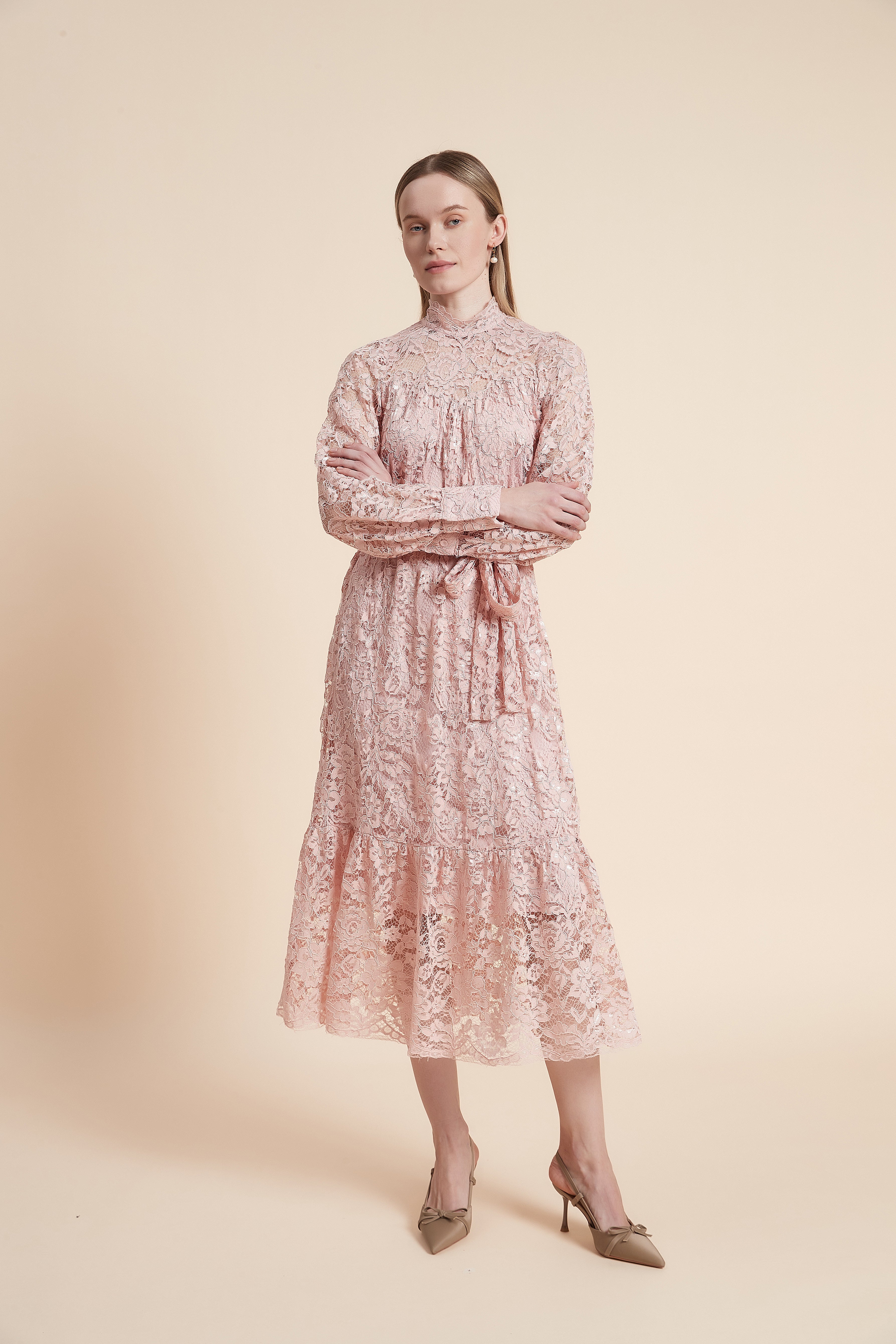 Long sleeve midi dress with lace details