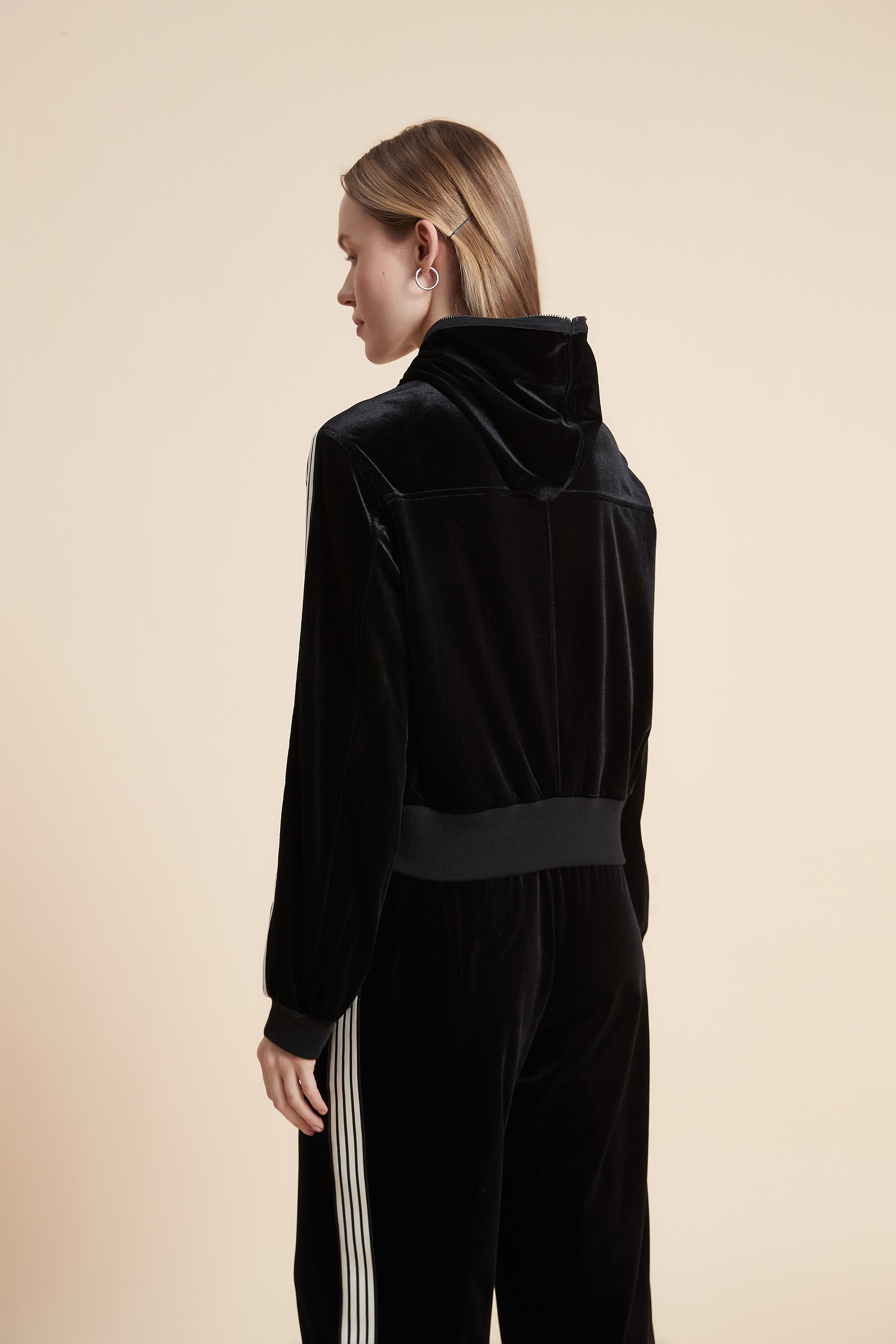 Long-Sleeved Sweatshirt