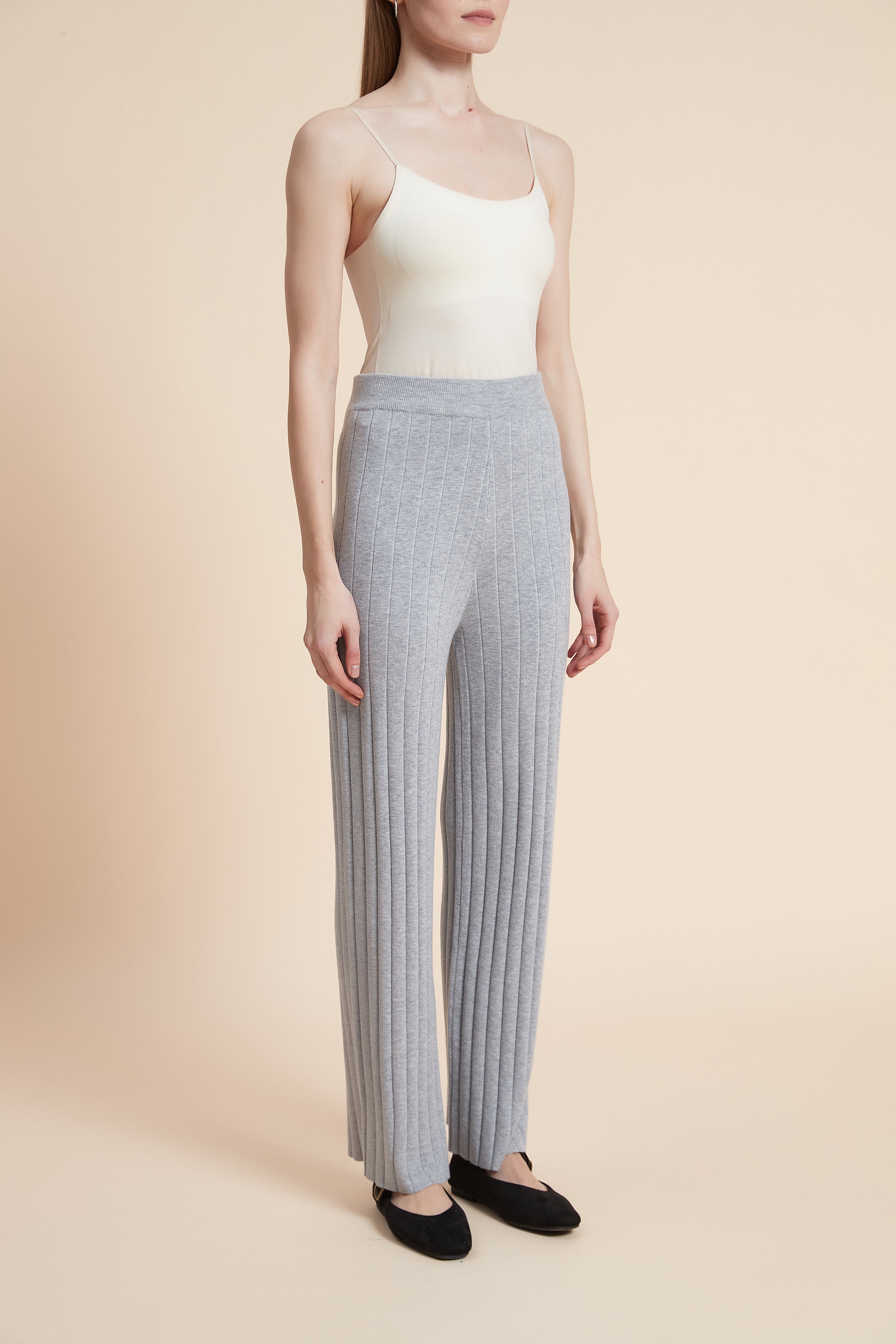 Long solid ribbed pants