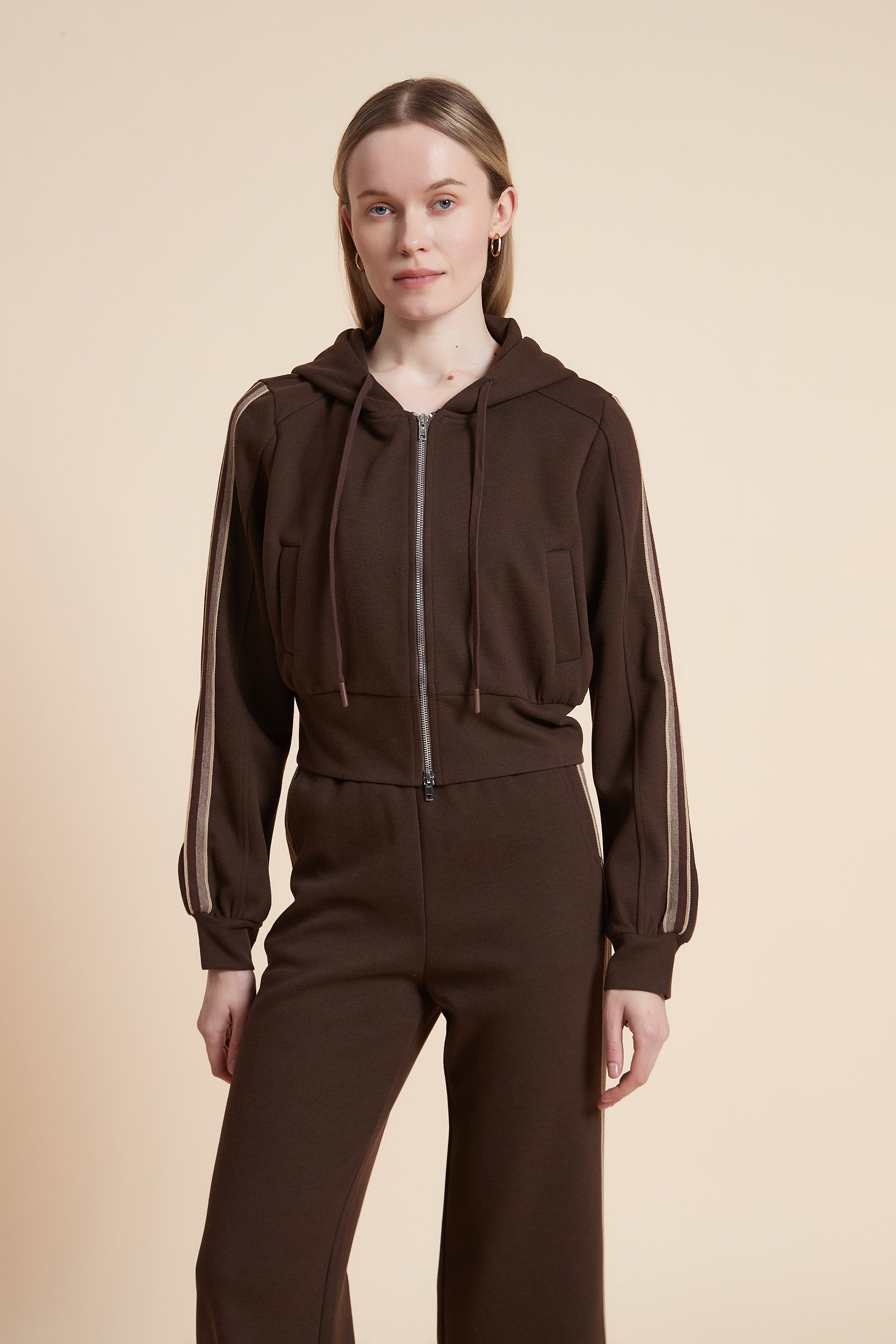 Short Zip Sweatshirt