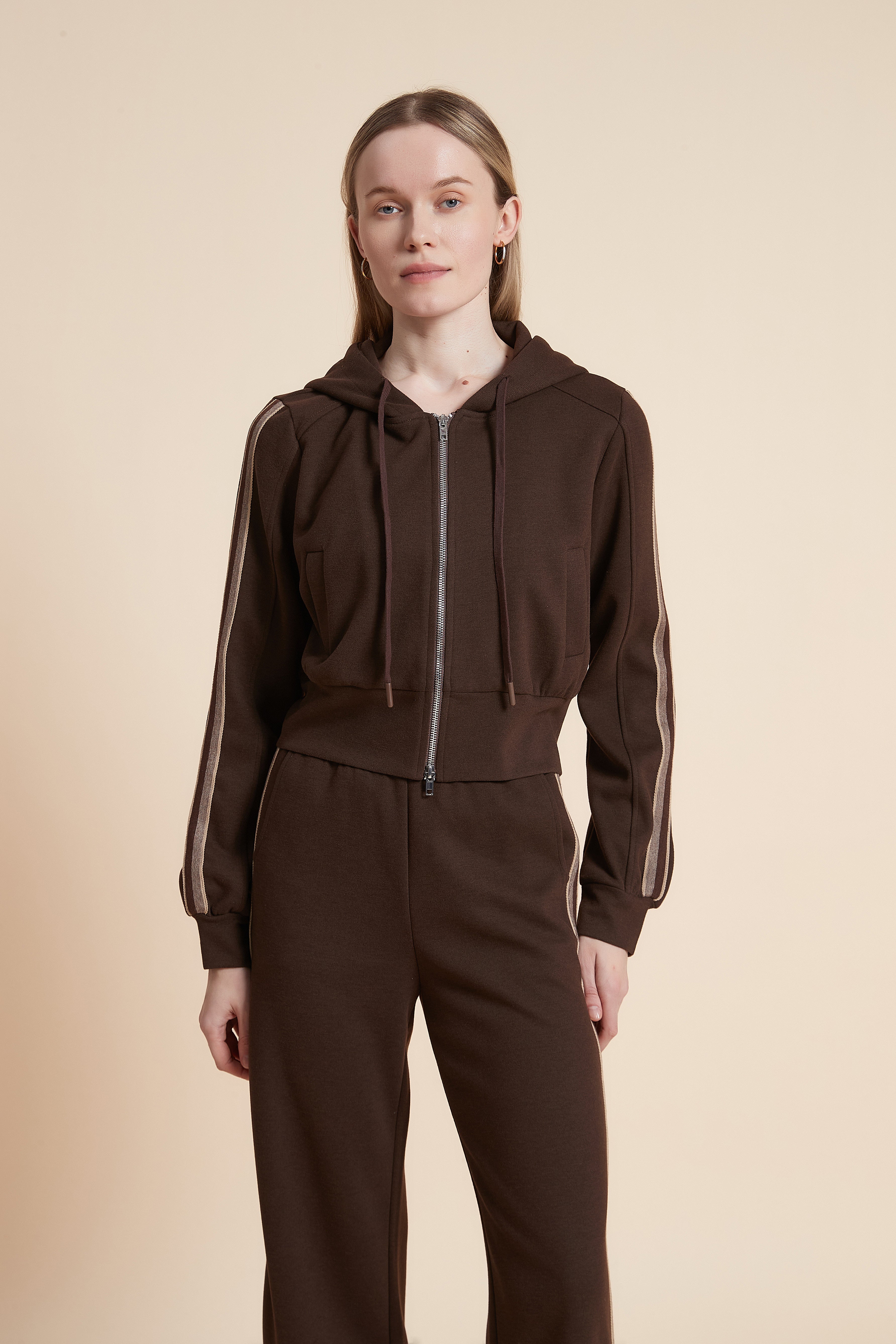 Short Zip Sweatshirt