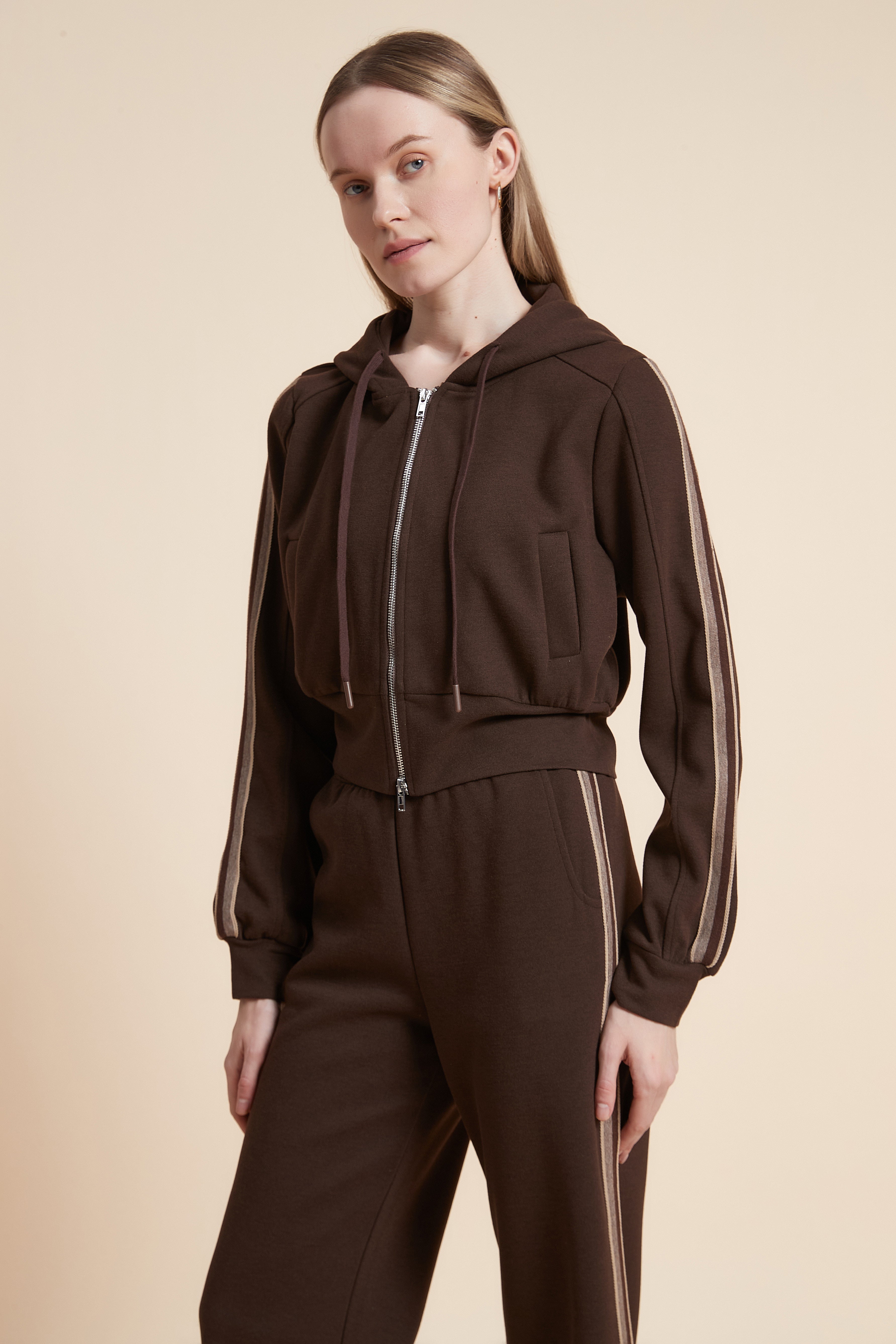 Short Zip Sweatshirt