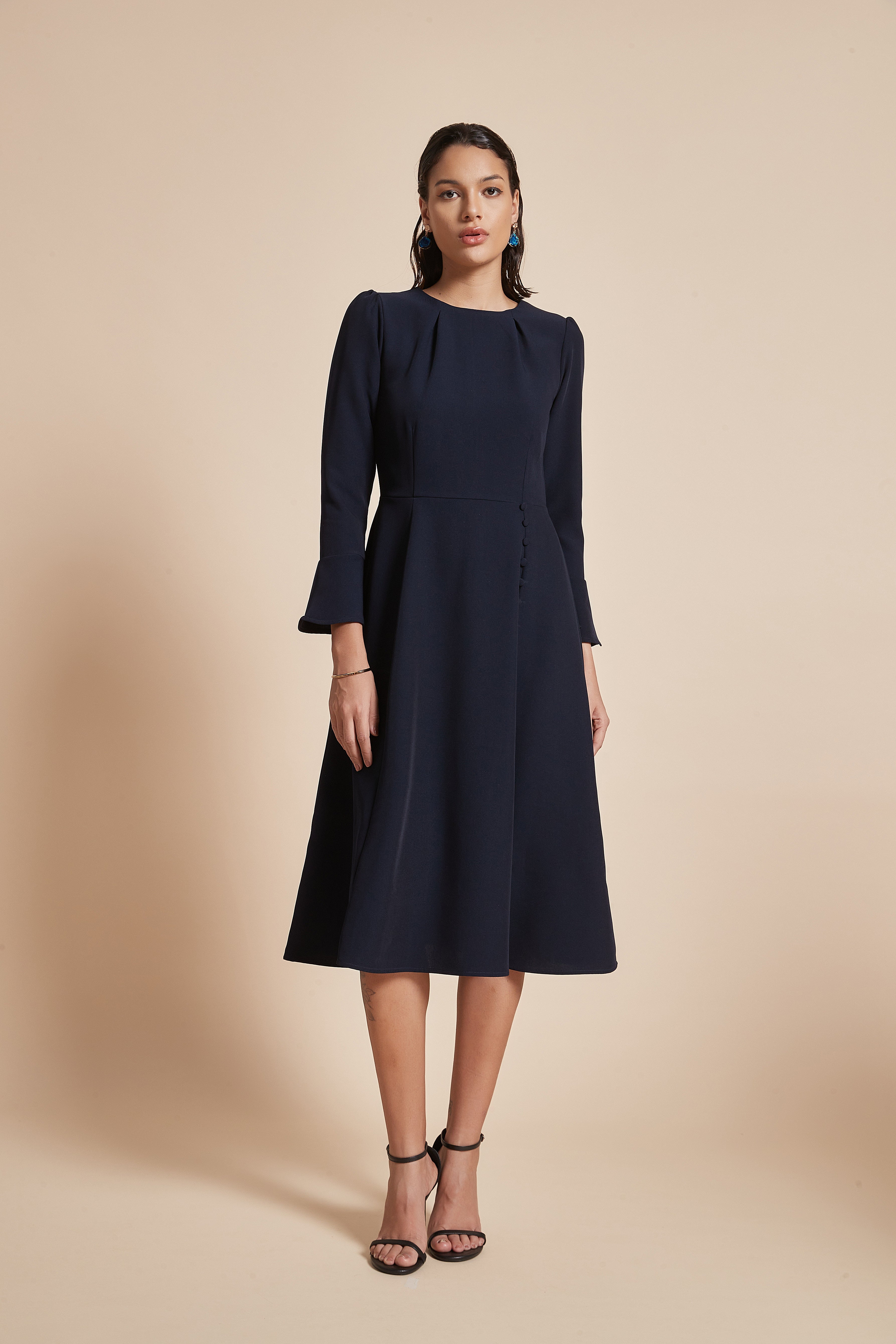Plain Midi Women'S Dress With Round Neckline And Long Sleeves