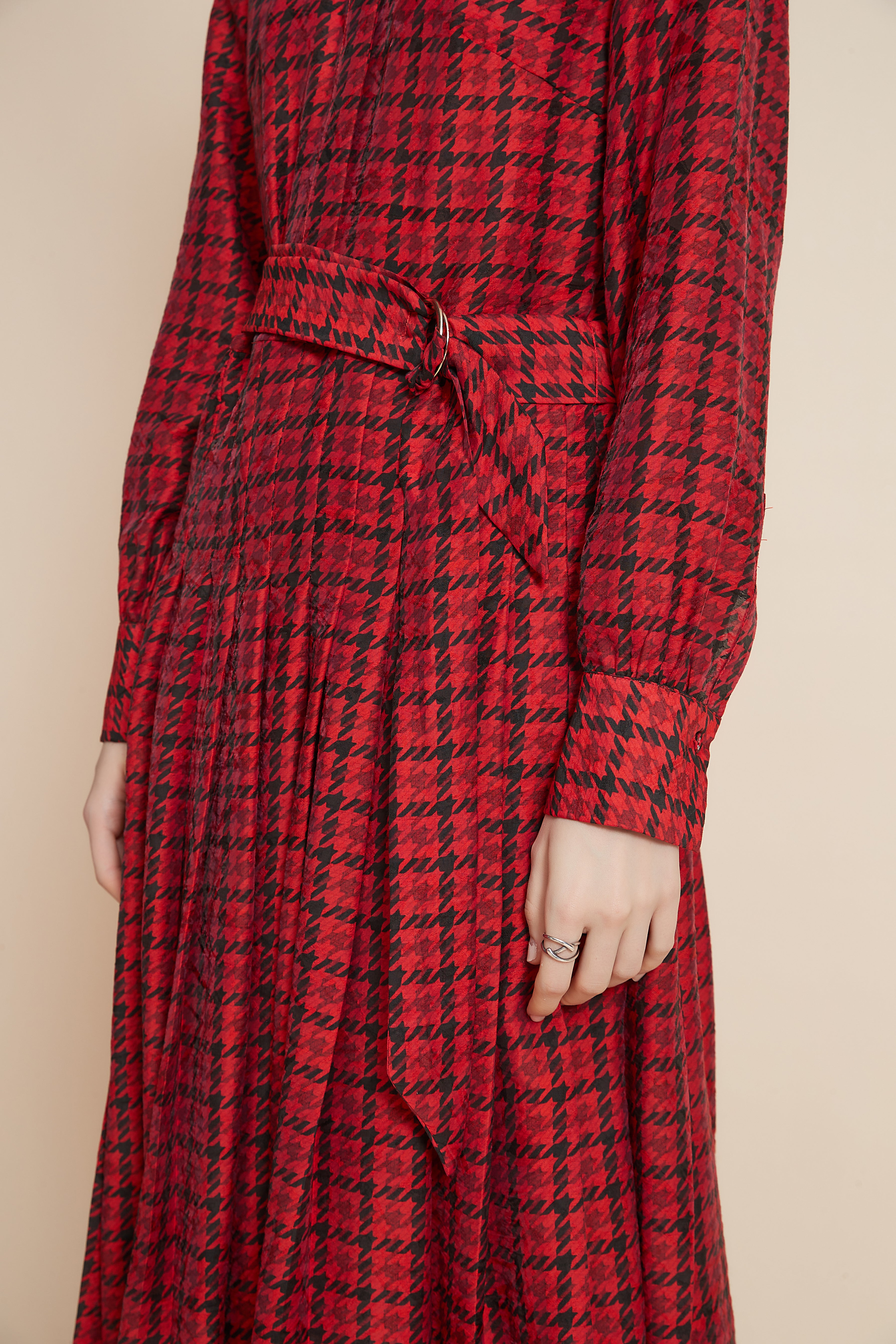 Yola Checkered Midi Dress with High Waist Belt and Long Sleeves