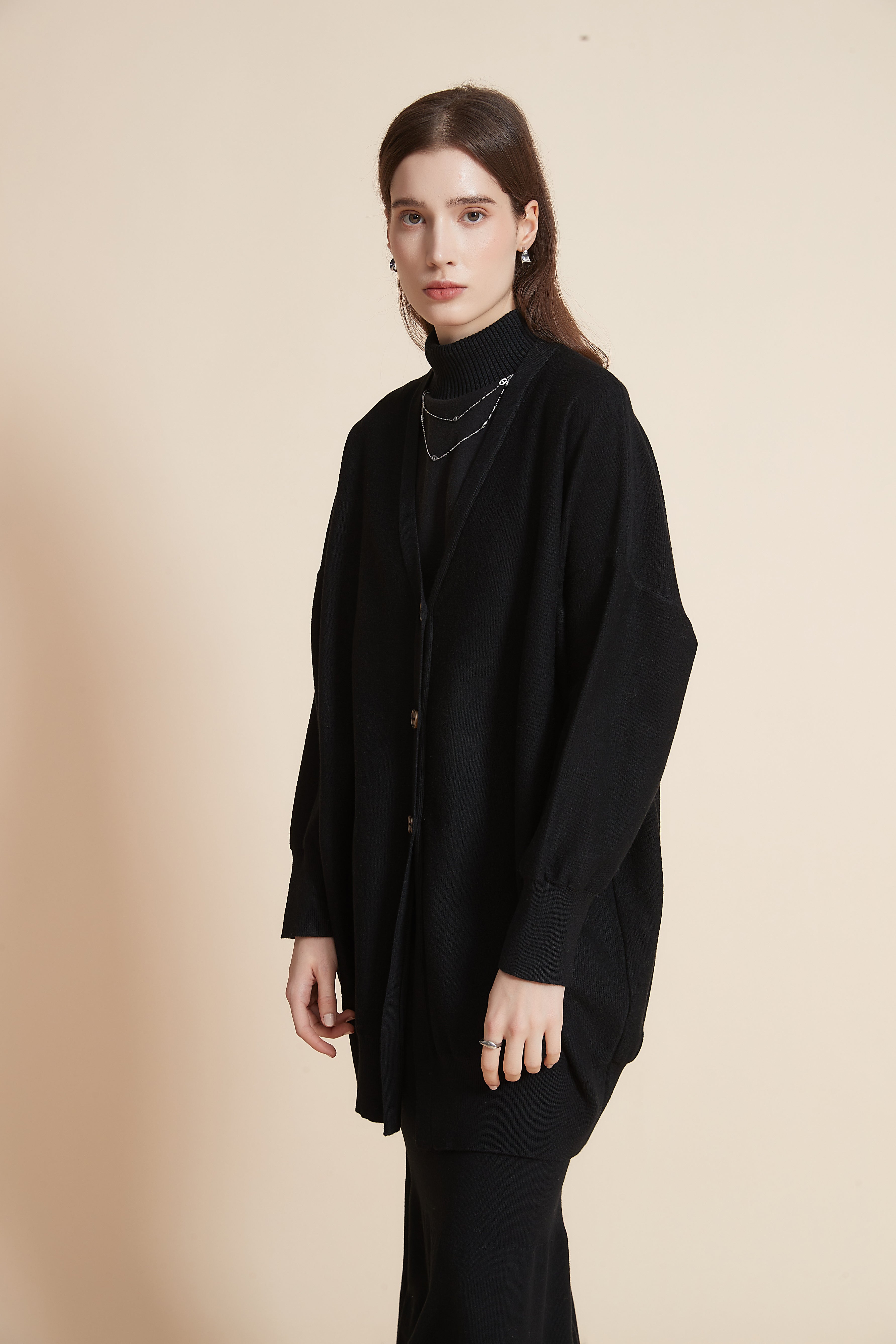 Long Solid Color Cardigan With Buttons And Long Sleeves