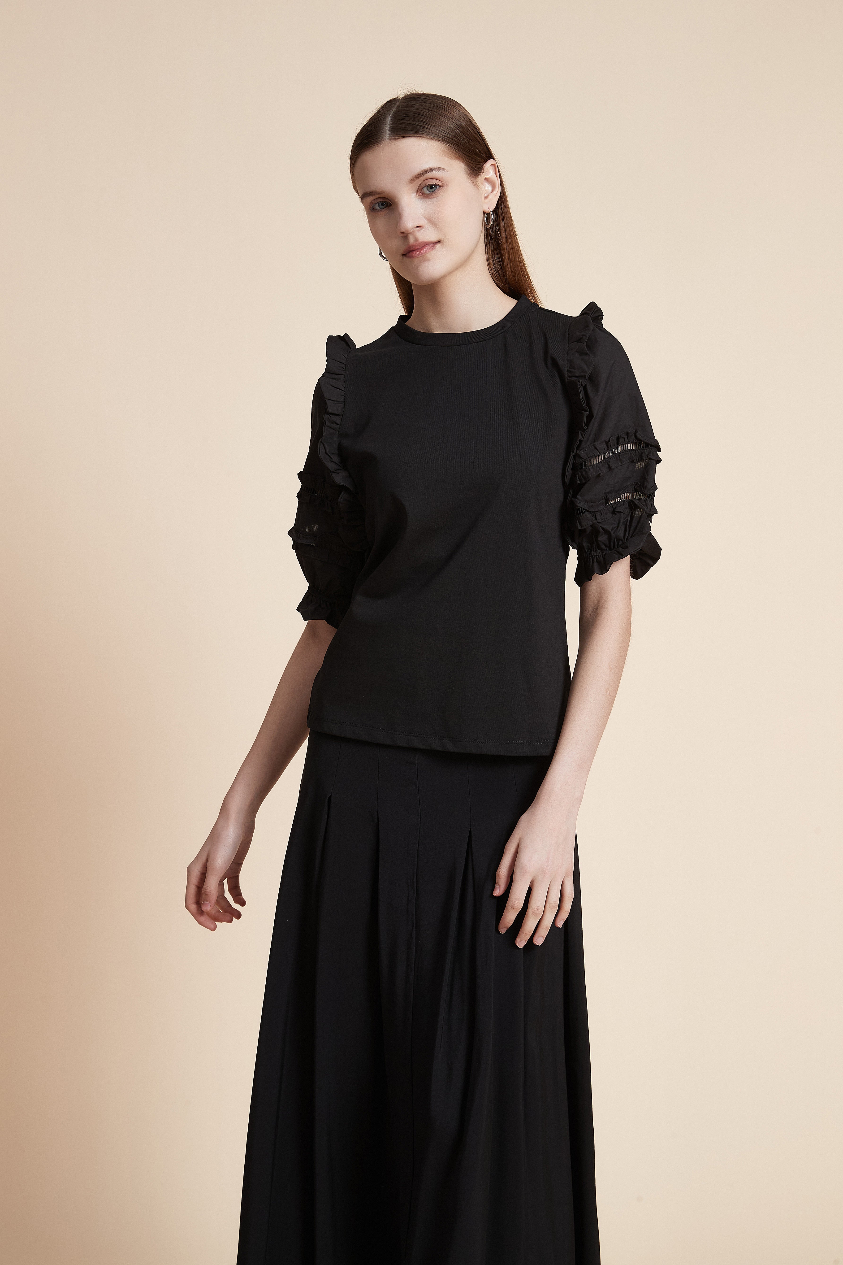 تيشيرت سادة بأكمام قصيرة بف