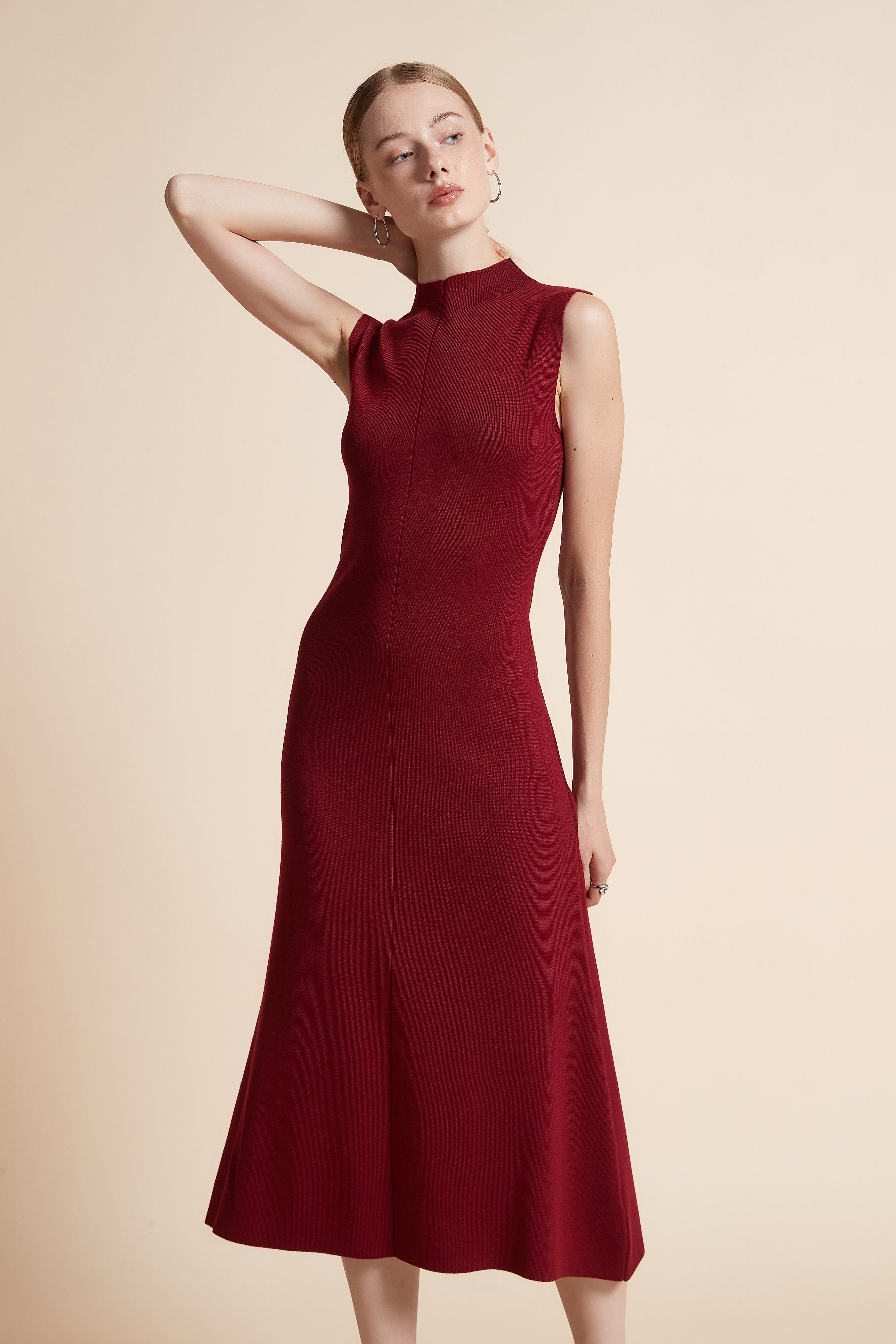 فستان ميدي بدون أكمام سادة