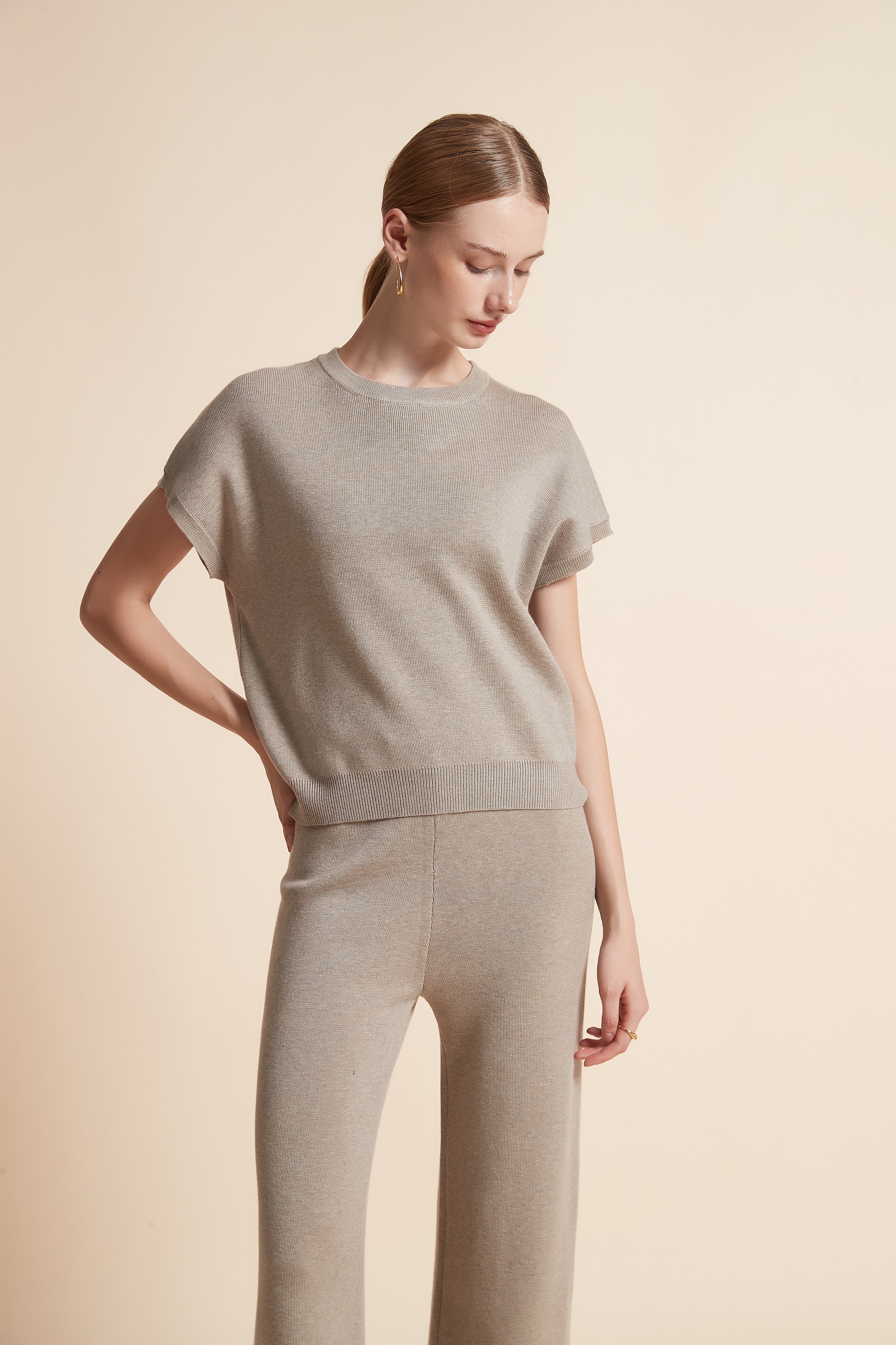 توب سادة منسوج واسع نص كم