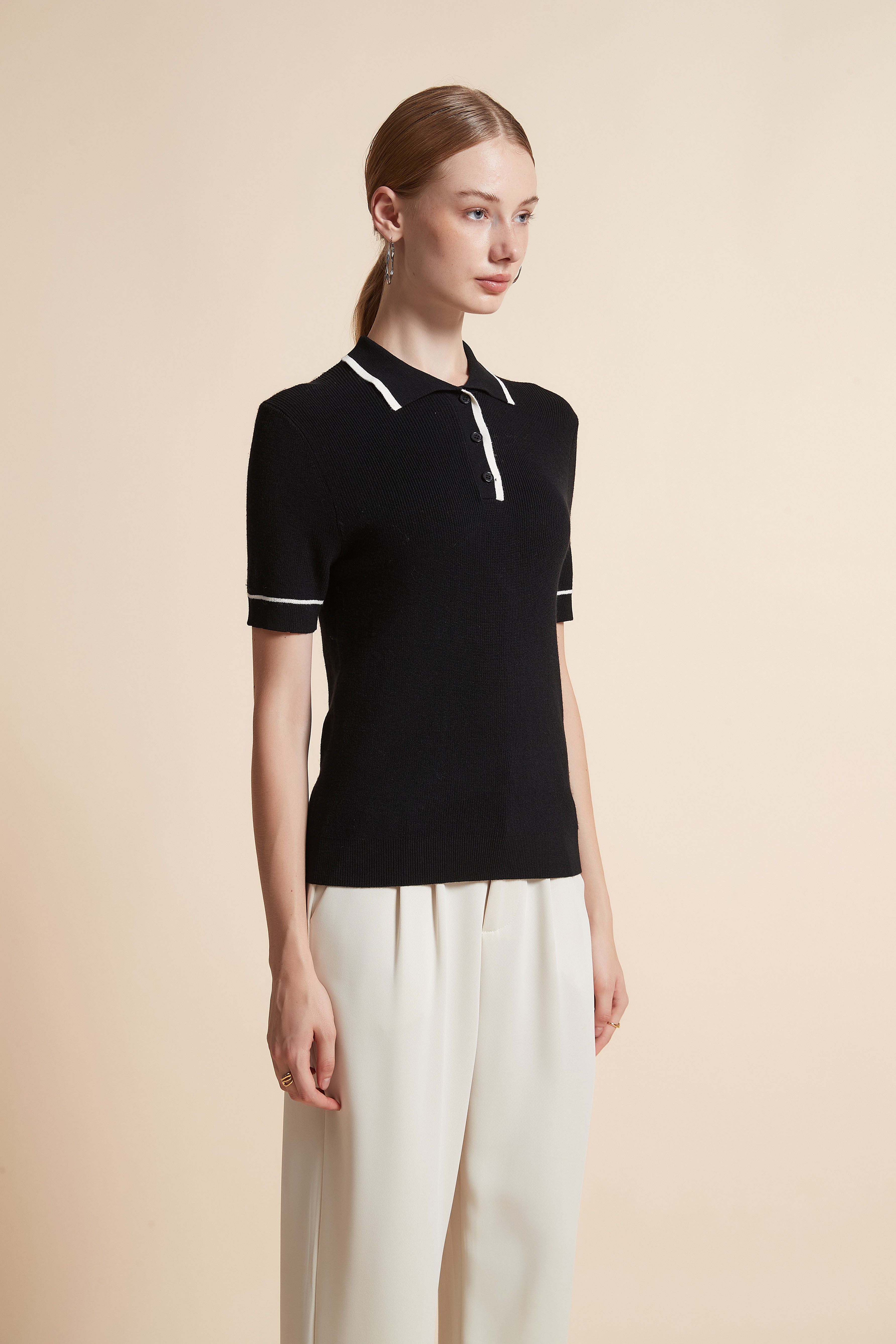 توب بولو منسوج بأزرار أمامية نص كم