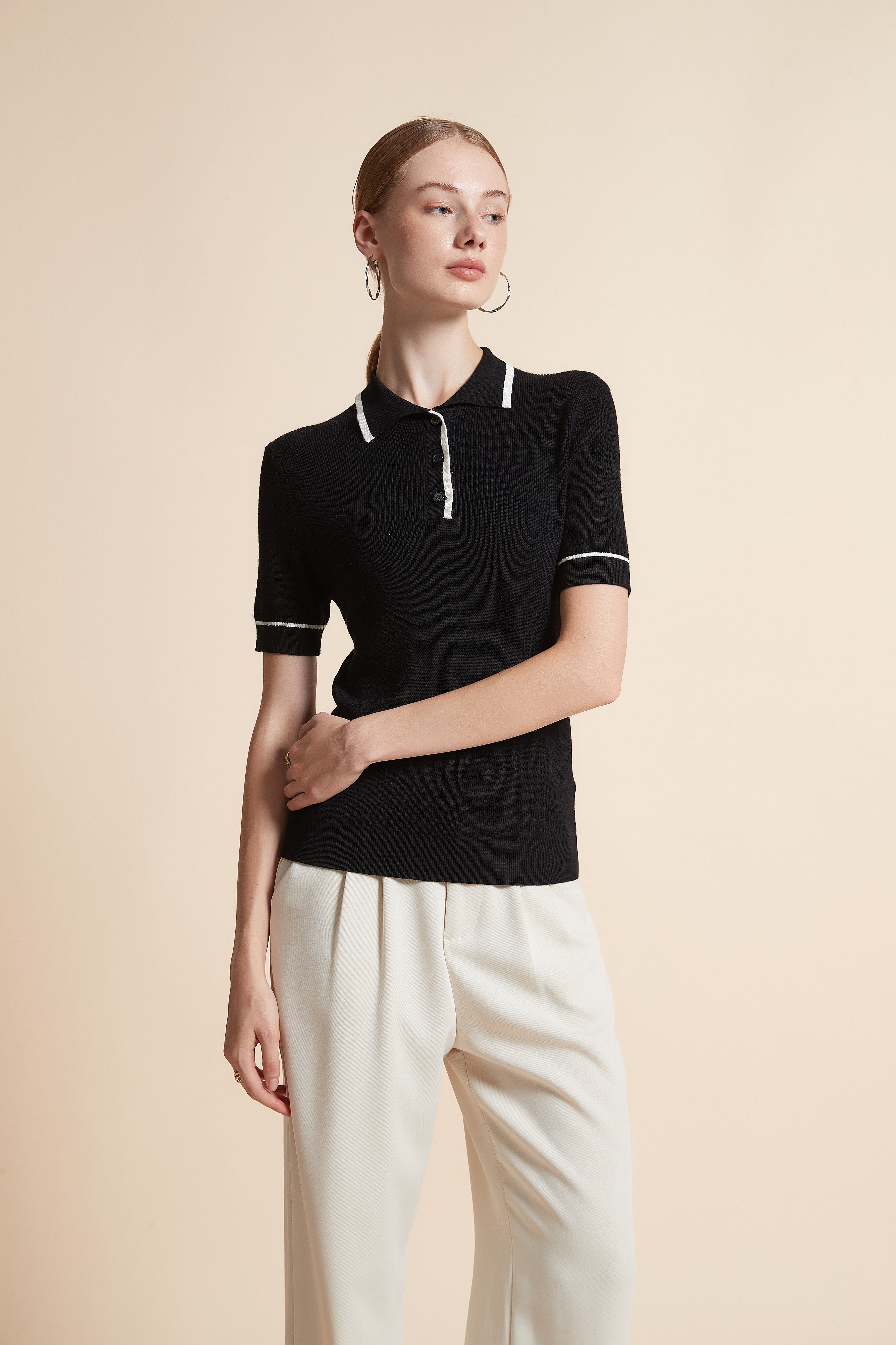 توب بولو منسوج بأزرار أمامية نص كم