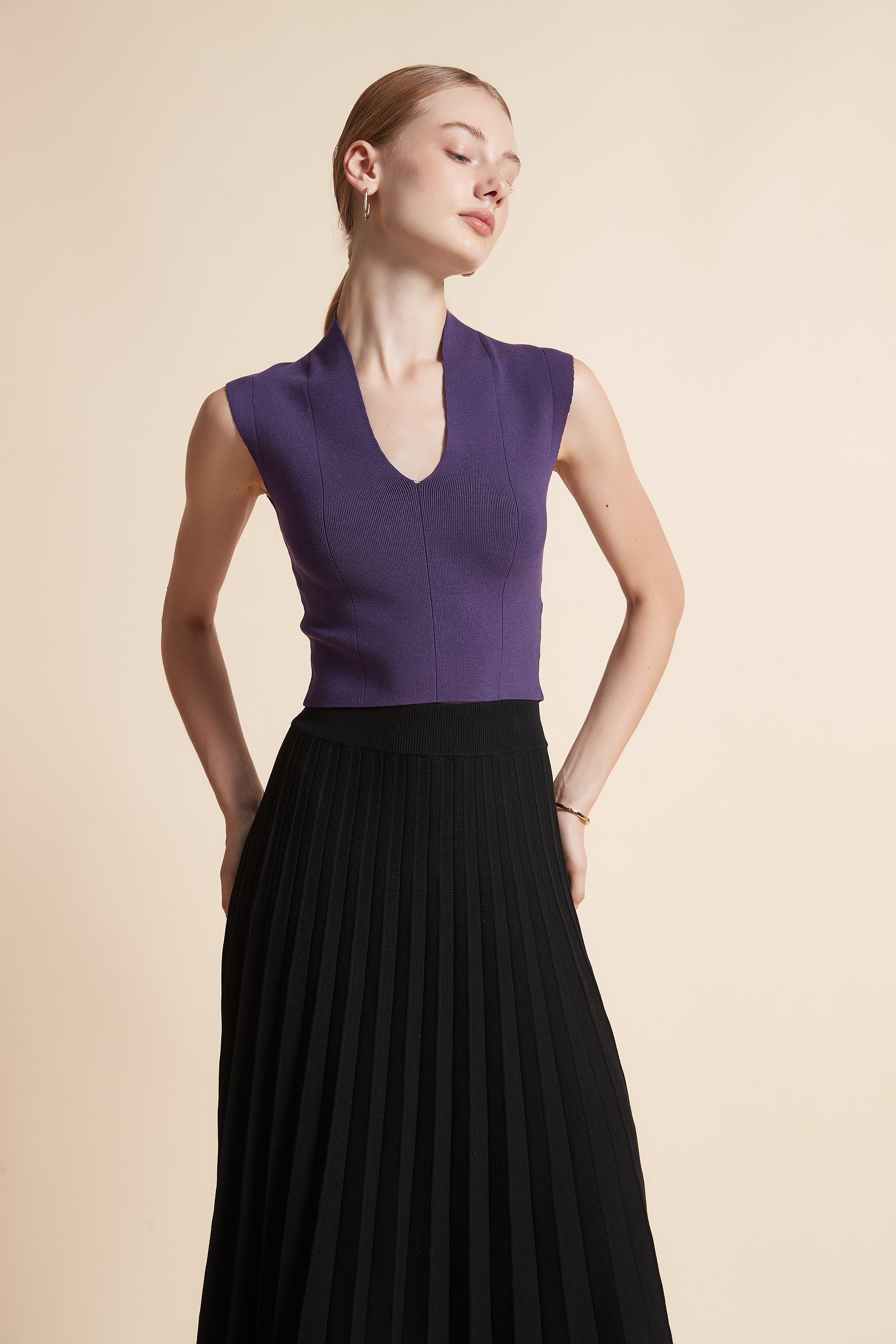 Ribbed Sleeveless V-Neck Top