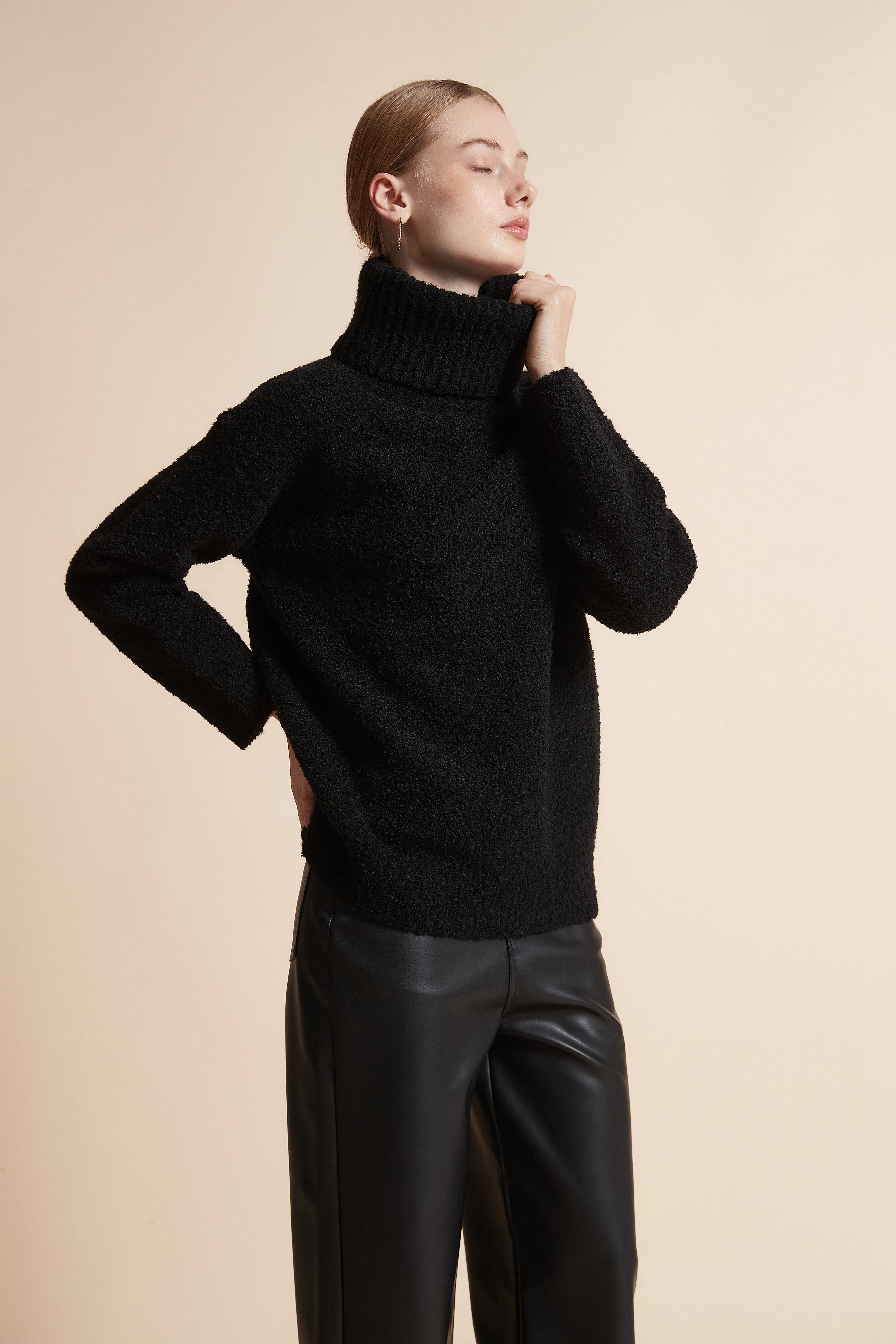 بلوفر أوفر سايز كم طويل سادة