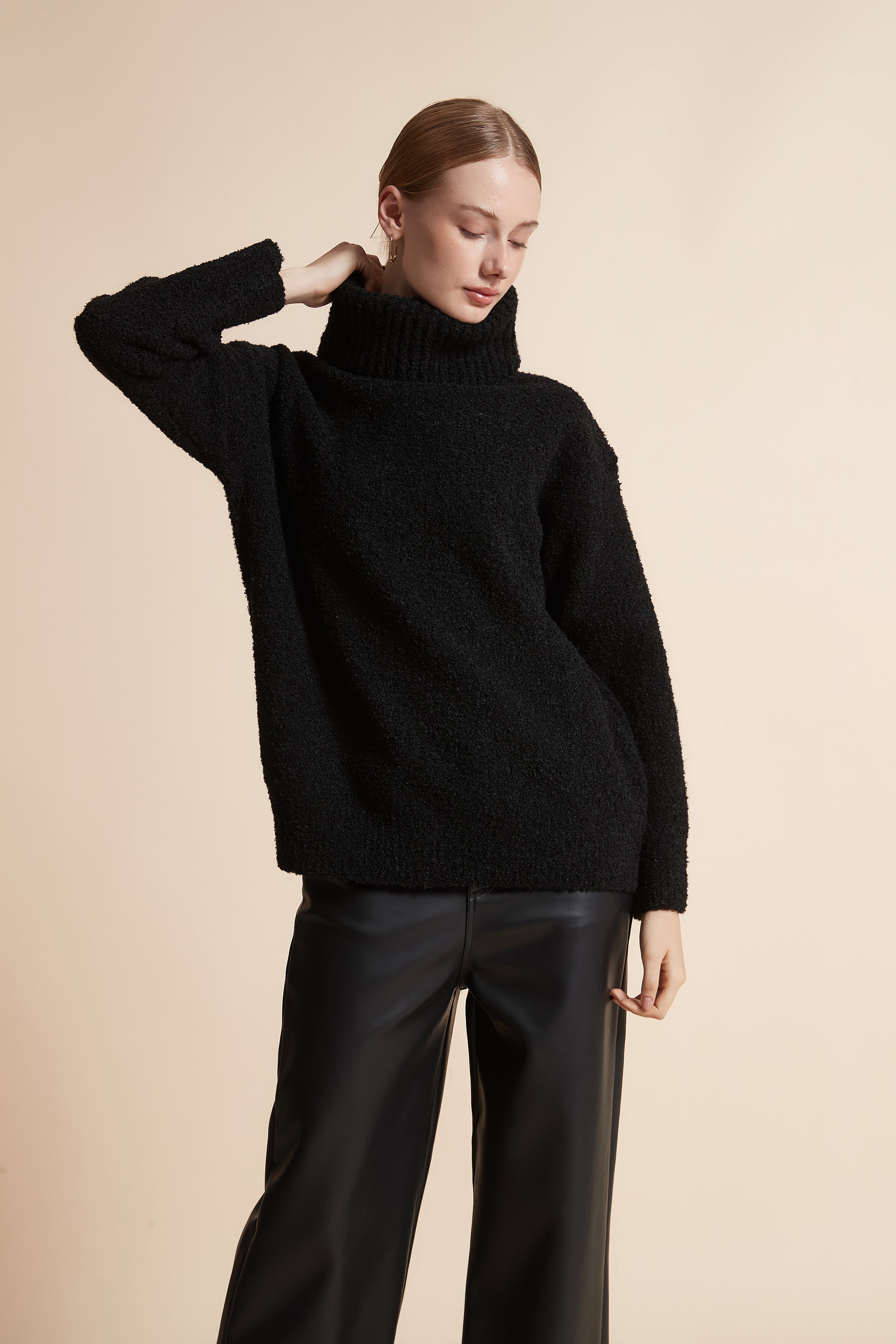 بلوفر أوفر سايز كم طويل سادة