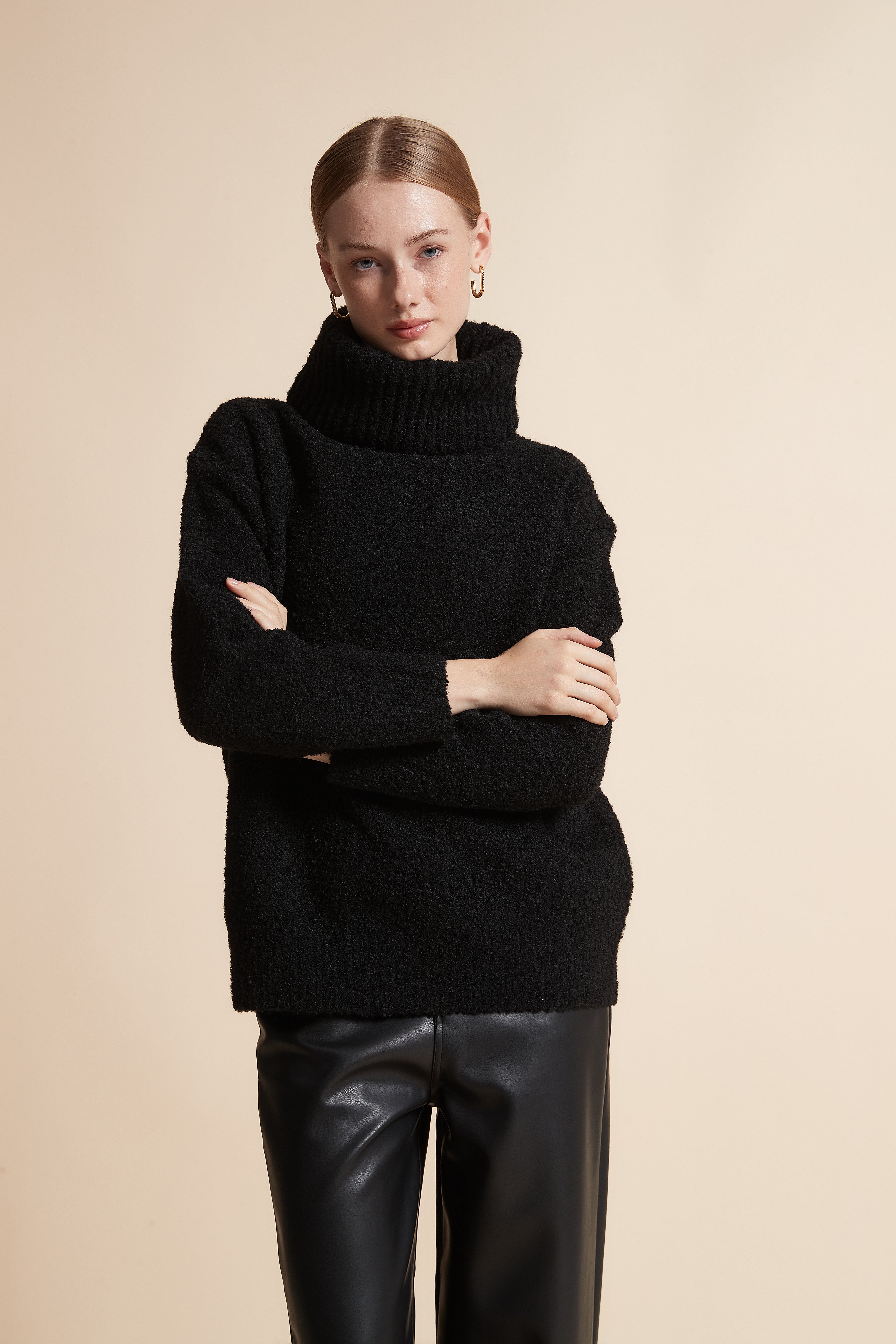 بلوفر أوفر سايز كم طويل سادة