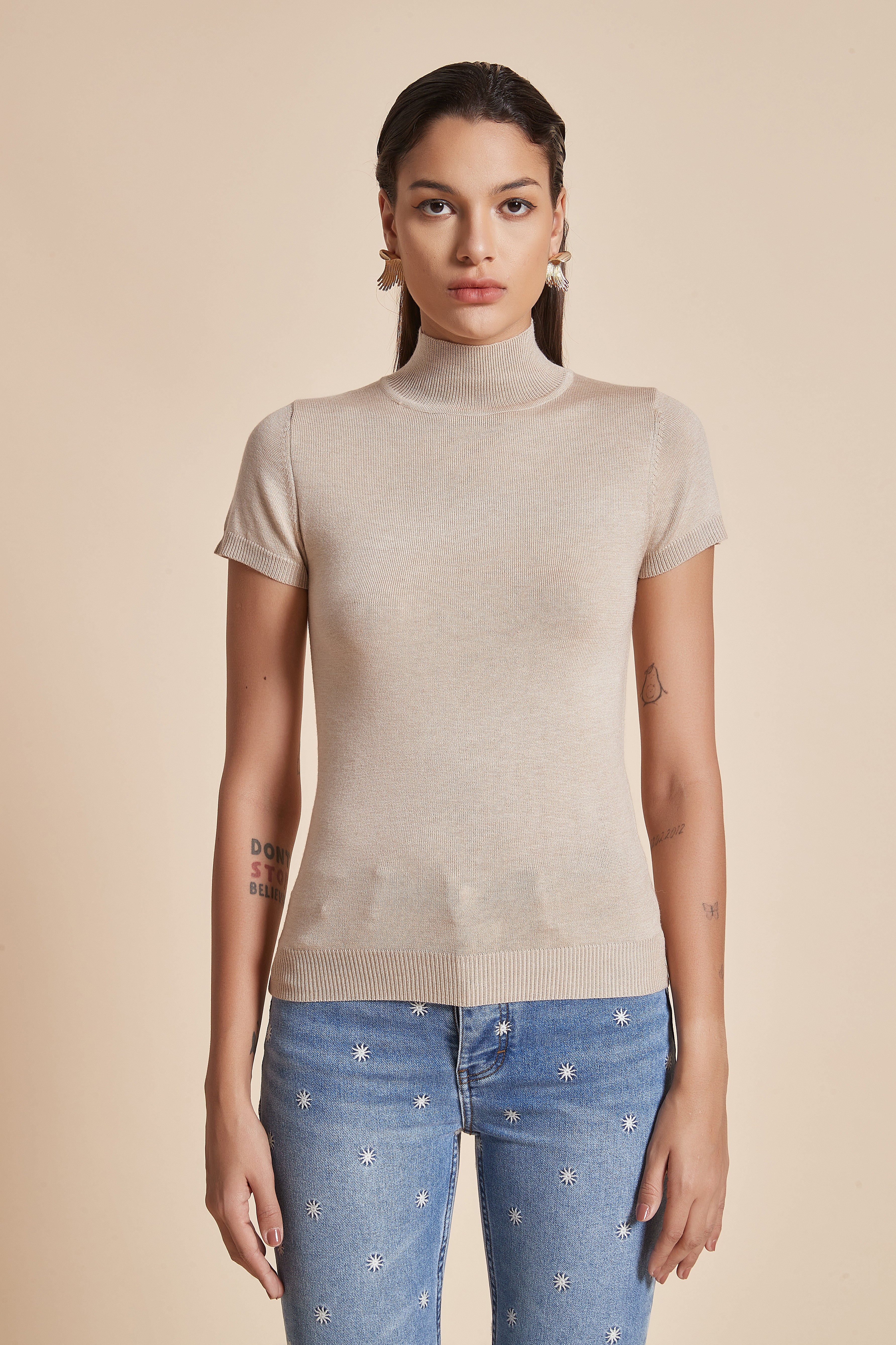 Yola Short Sleeve High-Neck Blouse