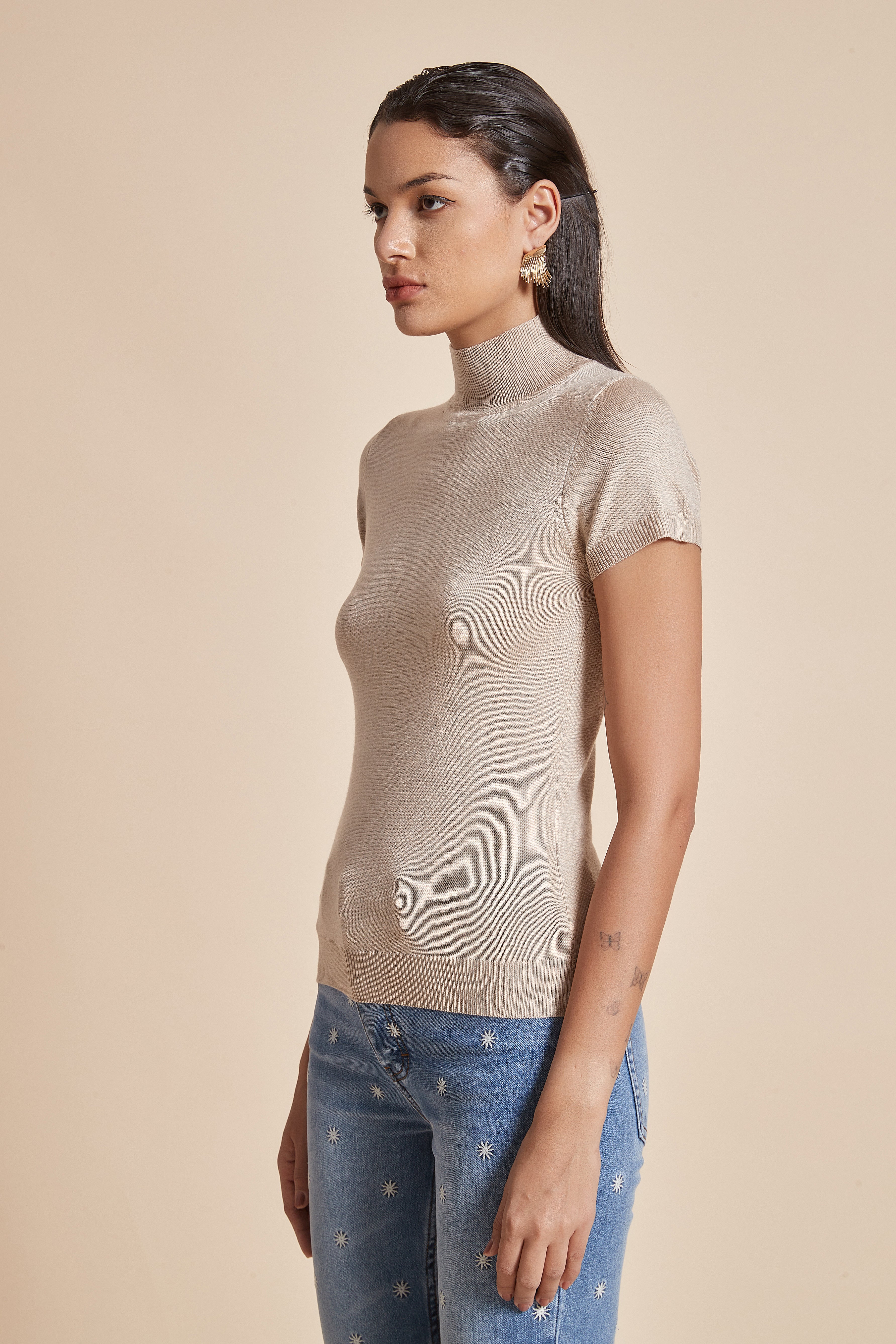 Yola Short Sleeve High-Neck Blouse