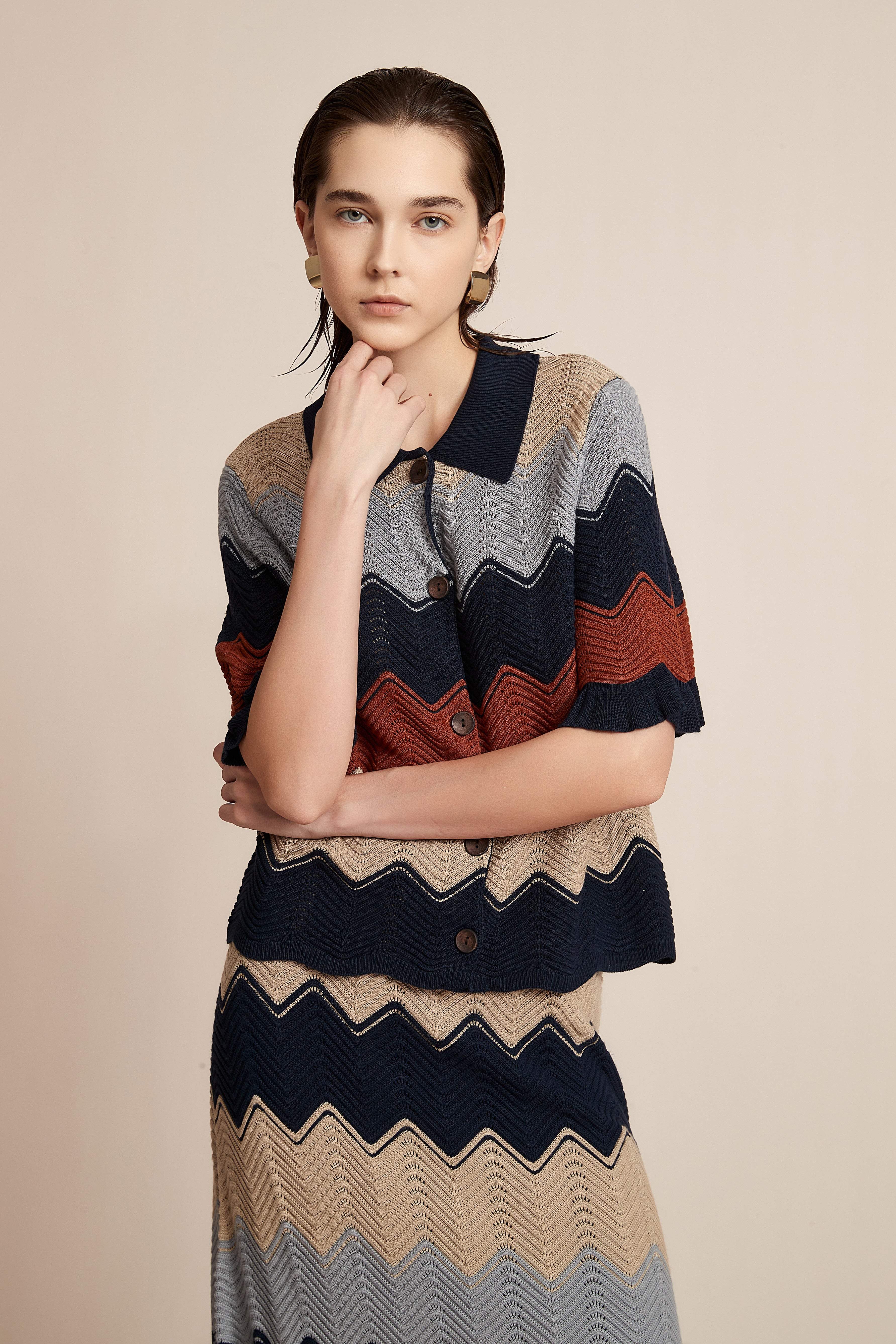 Yola Multi-Colored Wool Blouse with Half Sleeves and Collar