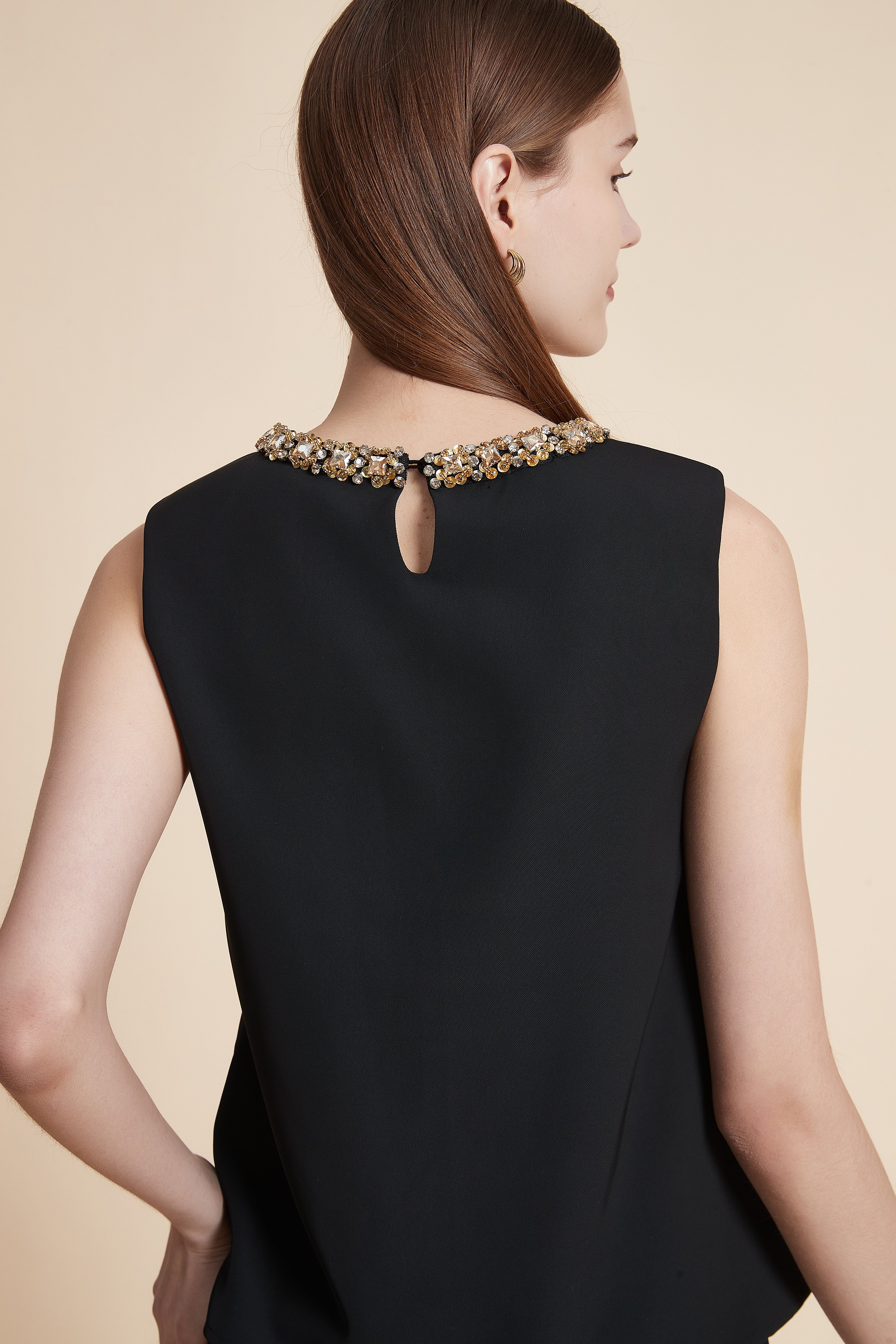 Sleeveless Solid Blouse
