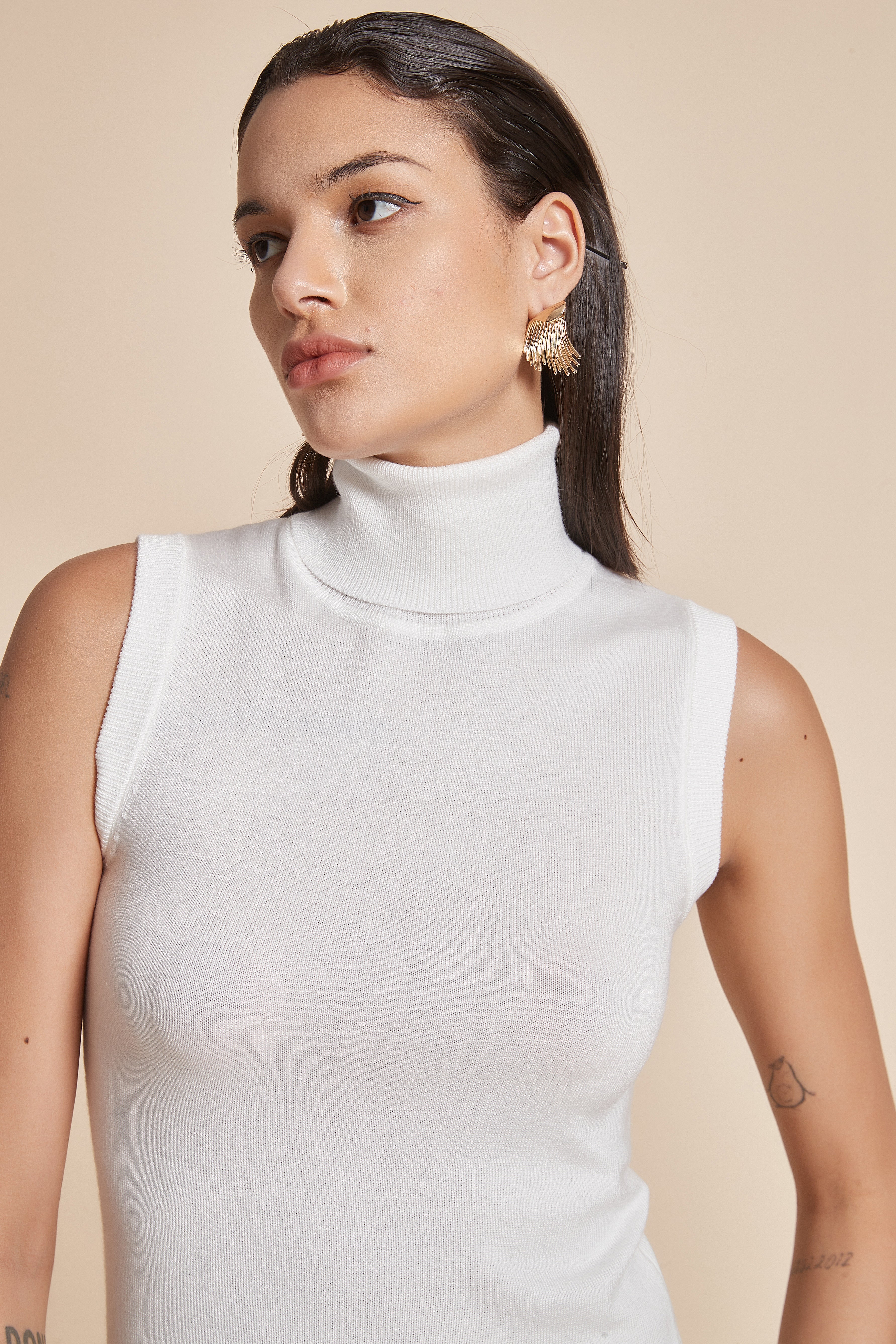 Plain Ribbed High-Neck Blouse With Half Sleeves