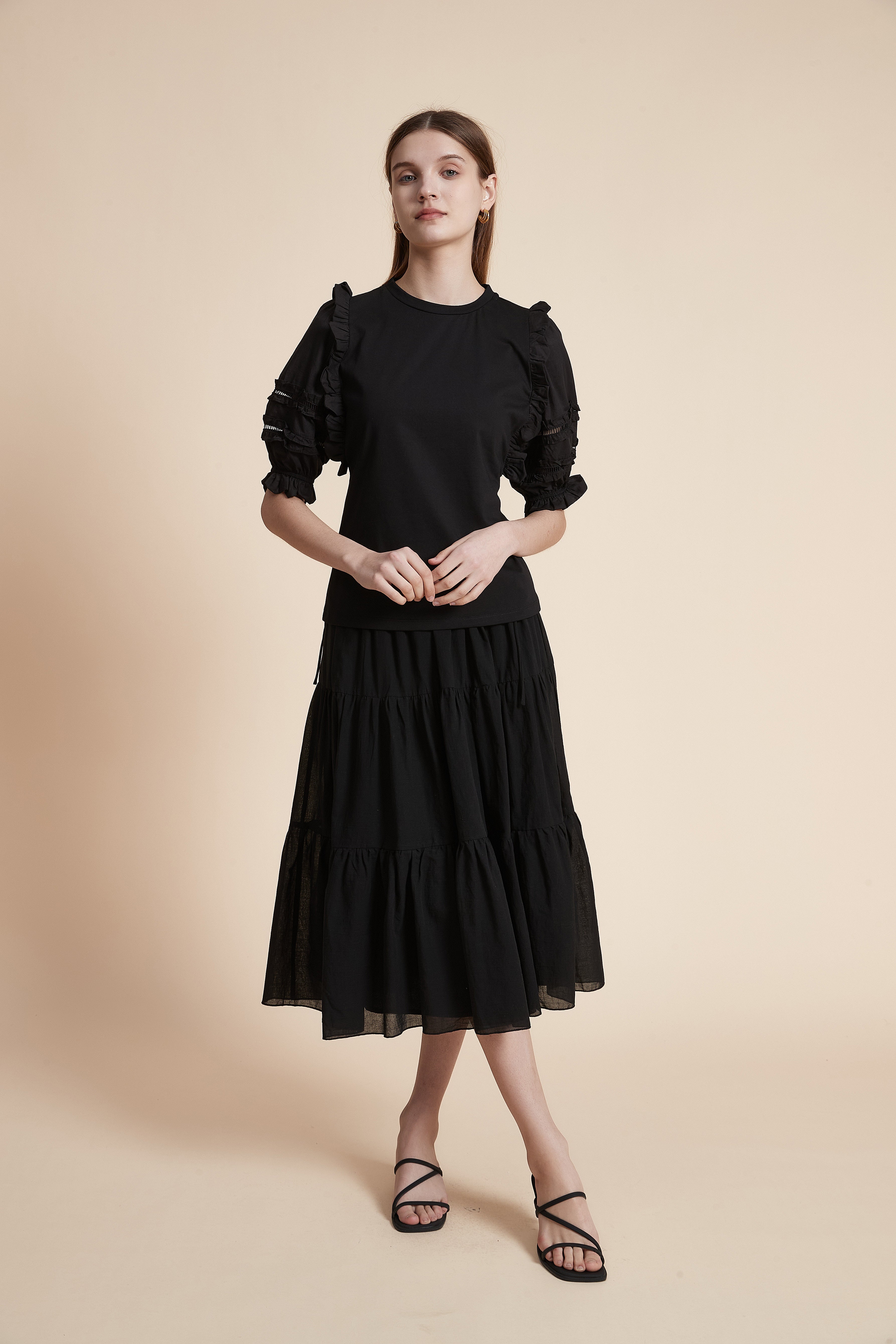 تيشيرت سادة بأكمام قصيرة بف