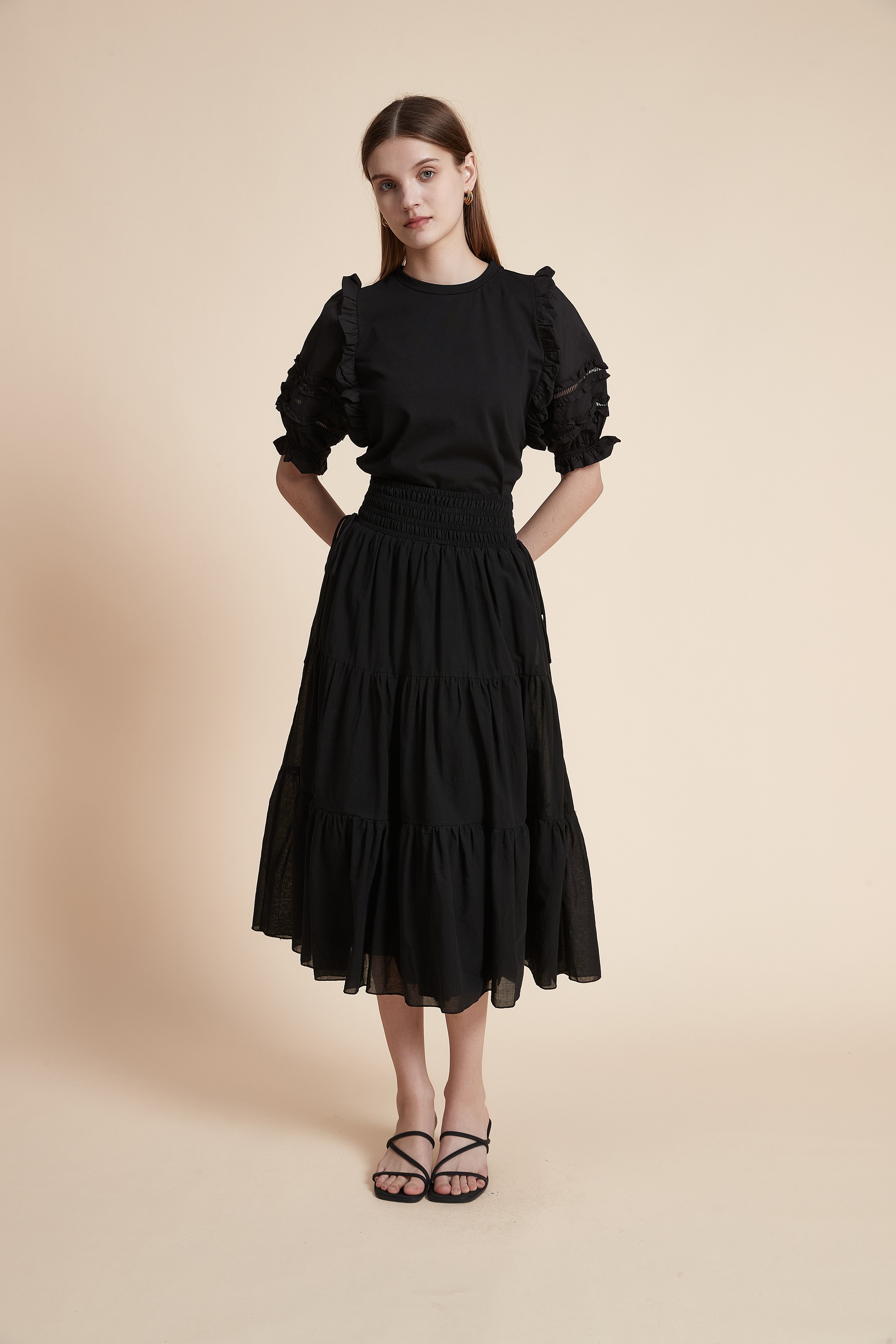 تيشيرت سادة بأكمام قصيرة بف