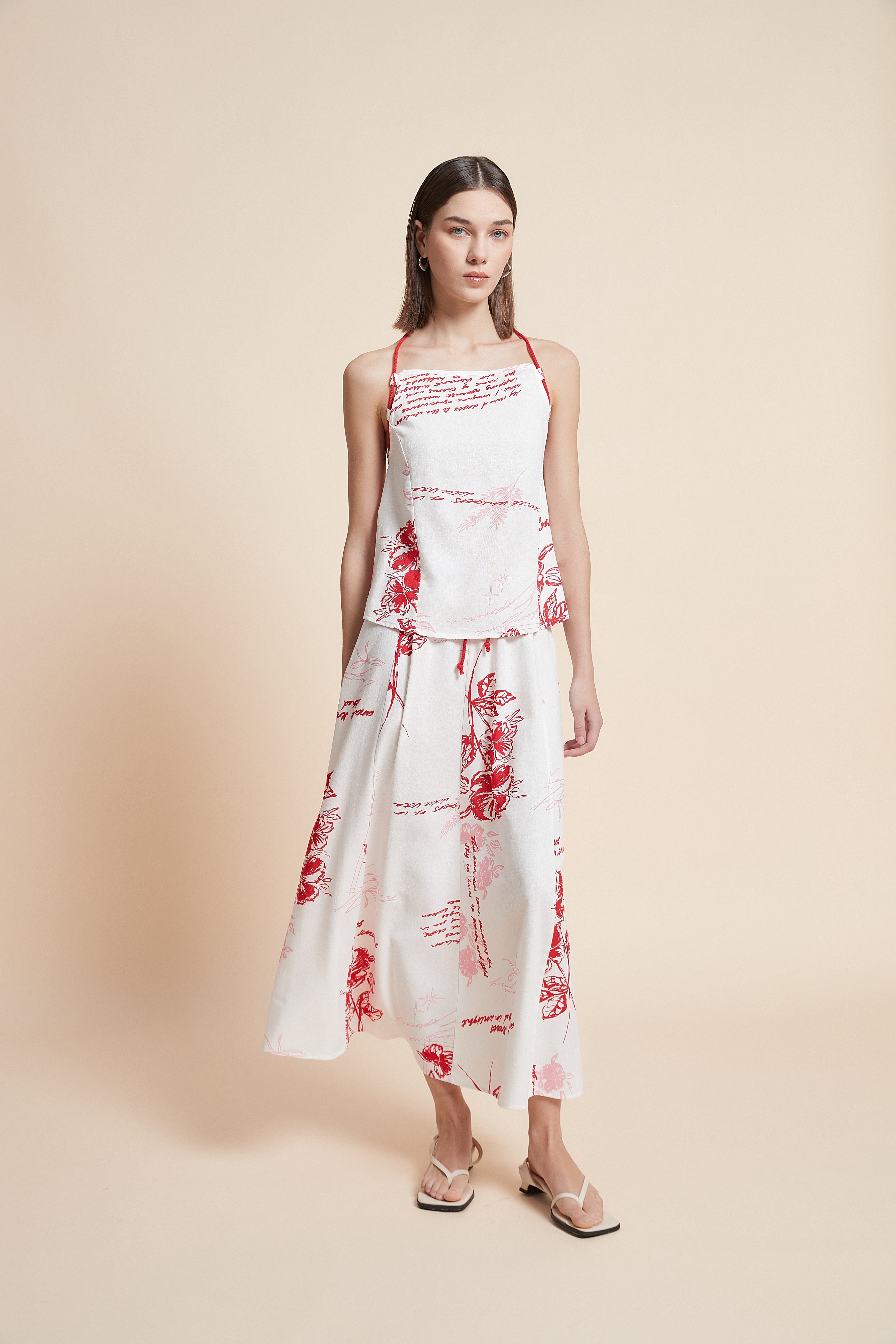 توب مزخرف بطول الخصر