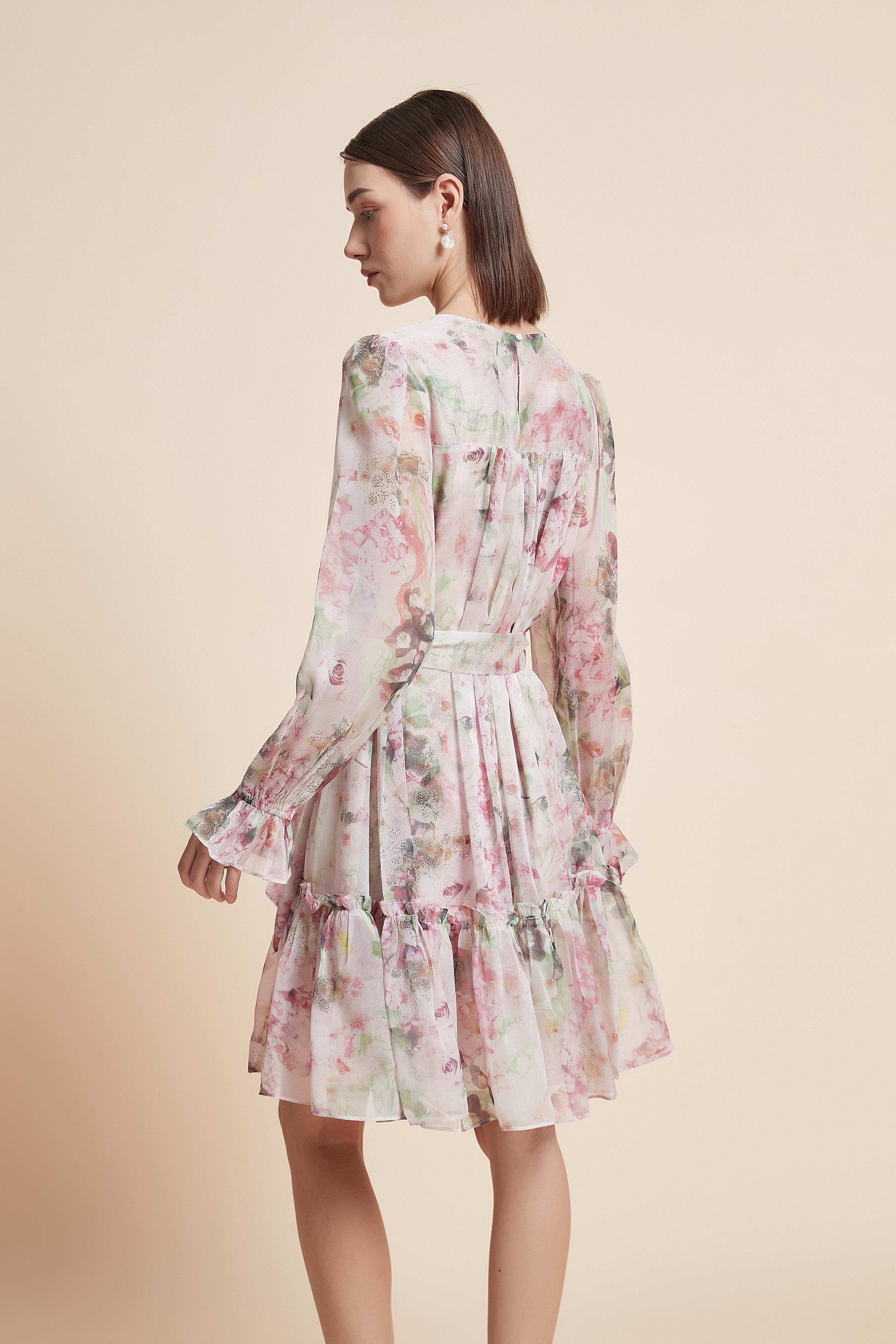 فستان كم طويل مورد بطول الركبة