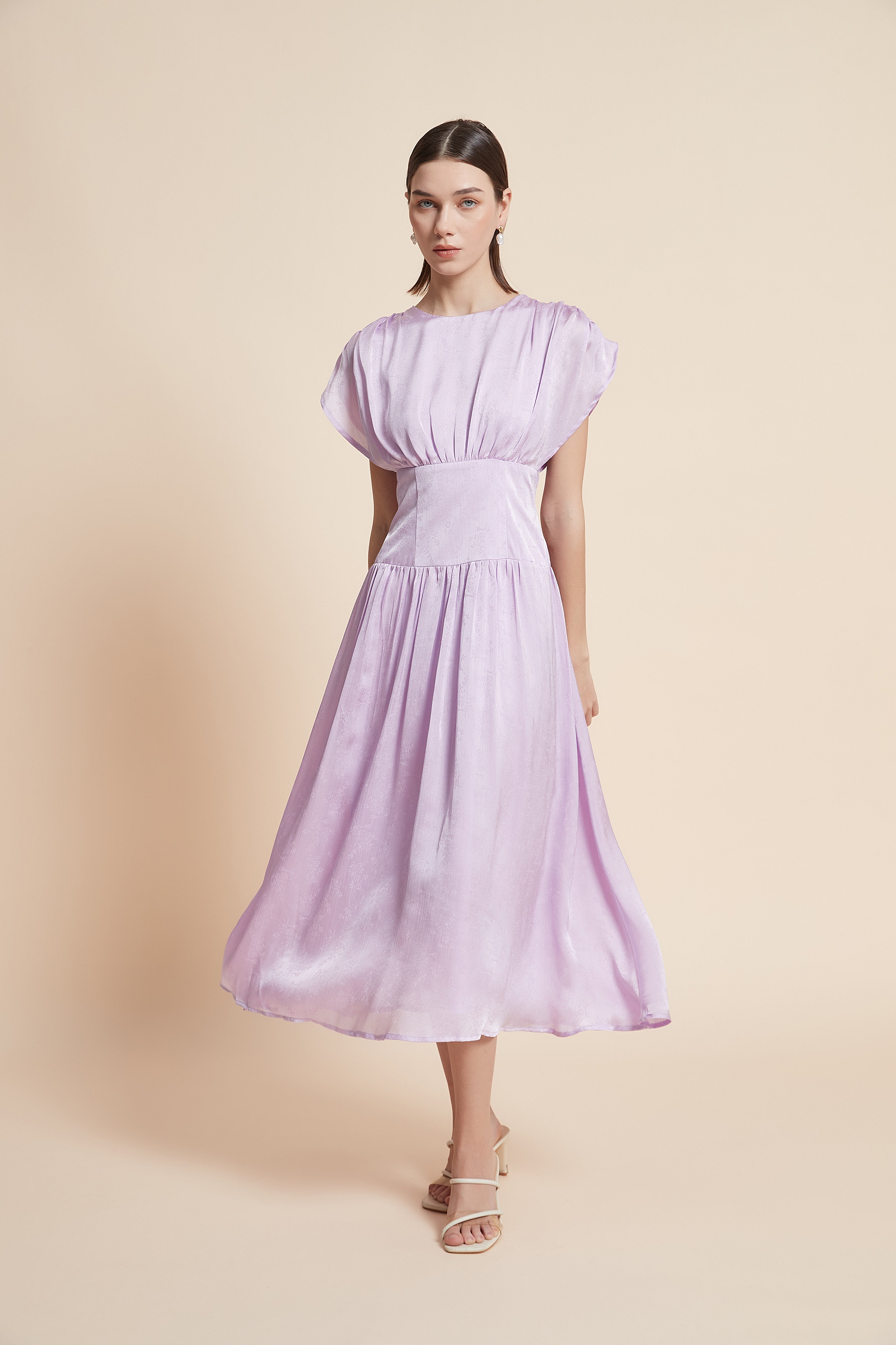 فستان ميدي كم قصير سادة