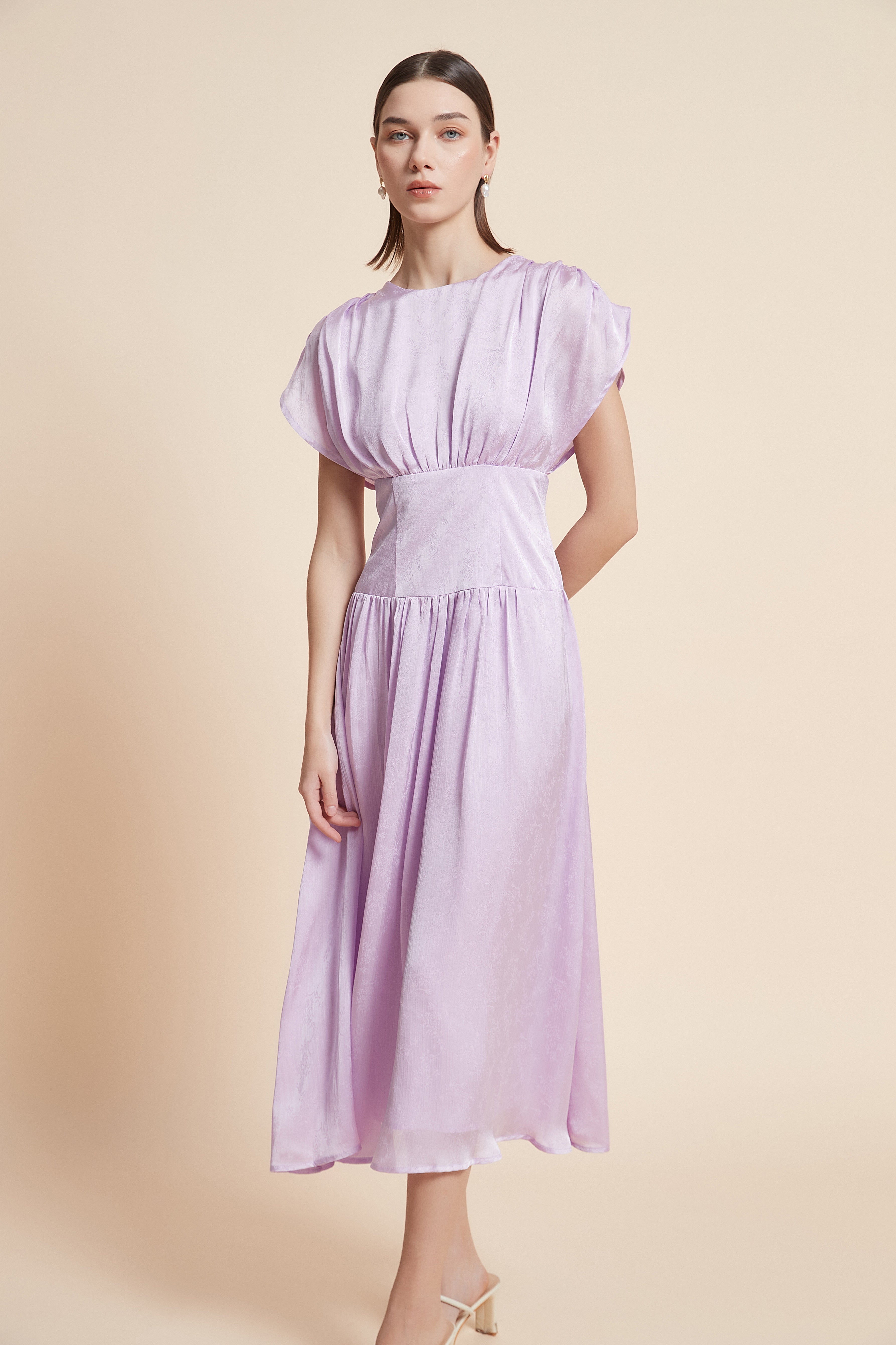 فستان ميدي كم قصير سادة