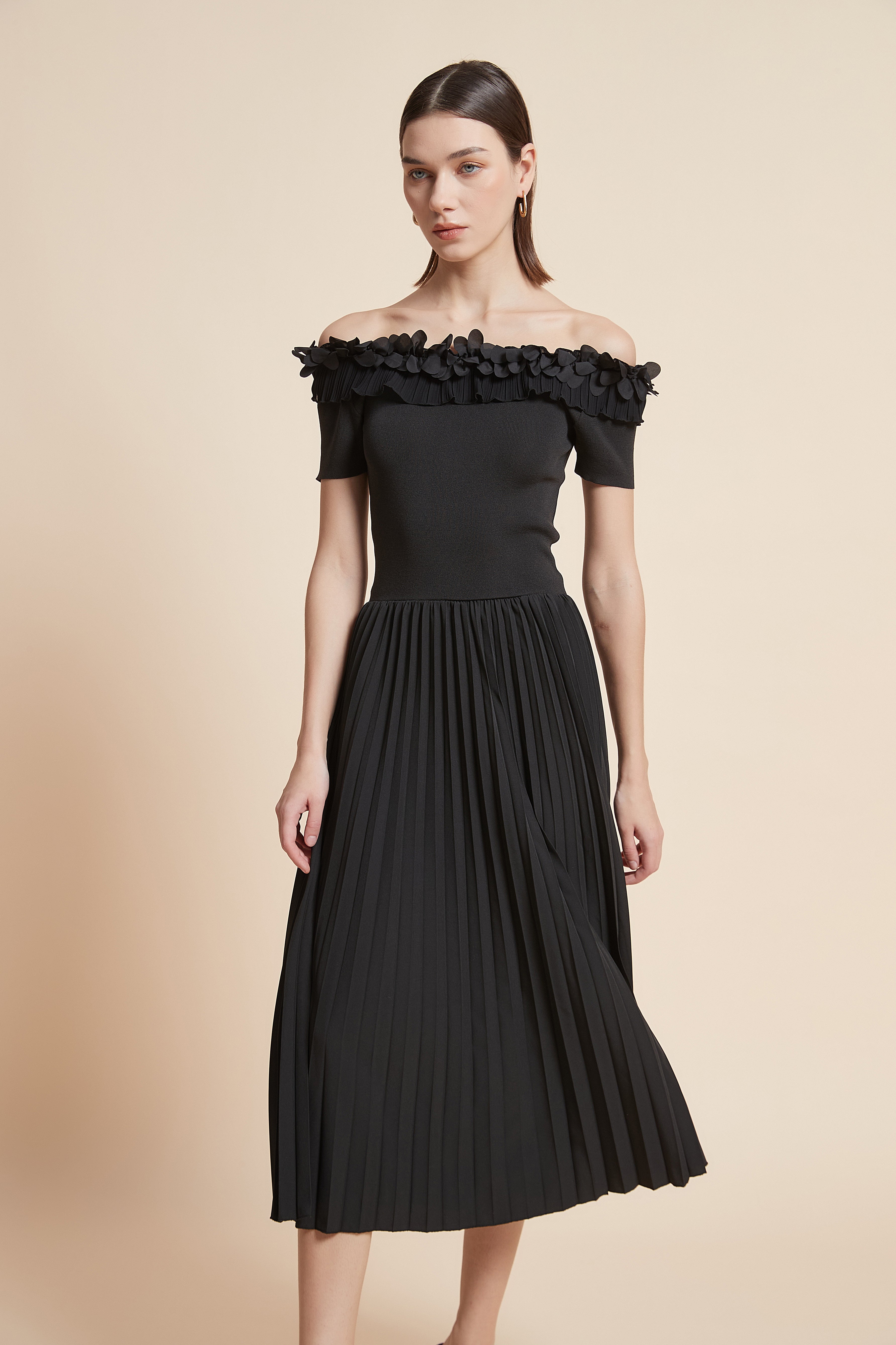 فستان ميدي أوف شولدر بليسيه