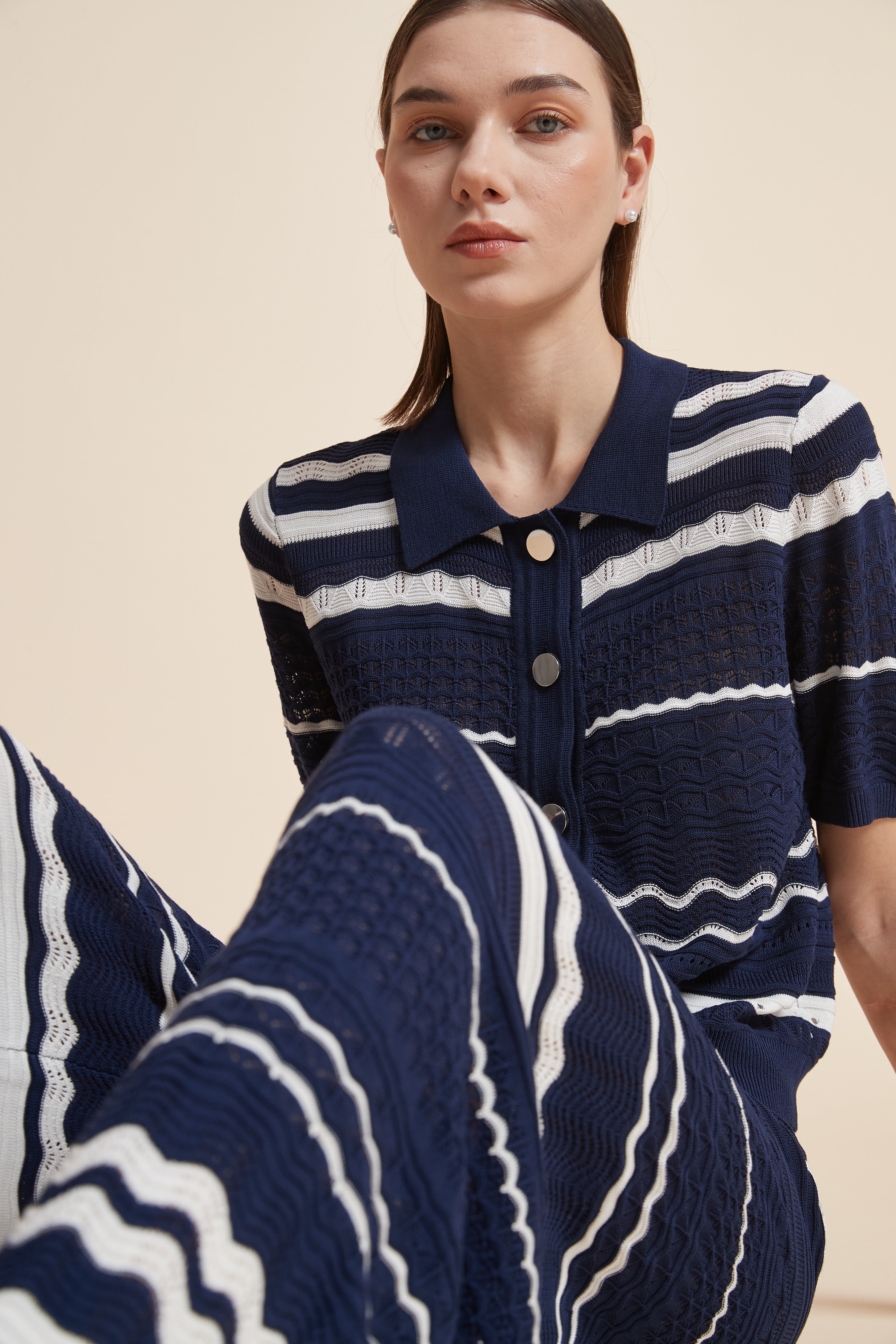 بلوزة نصف كم مخططة