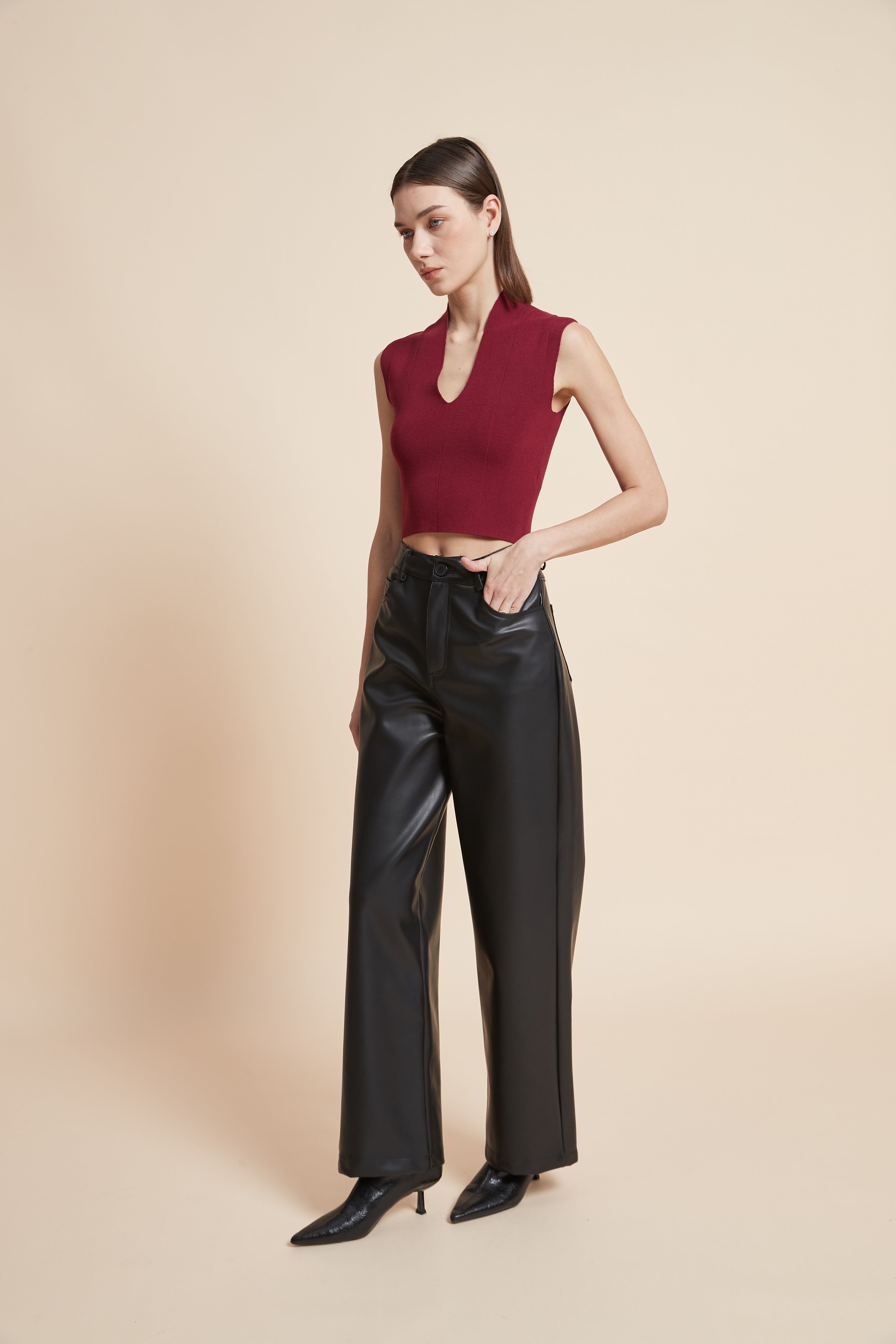 Sleeveless ribbed V-neck top