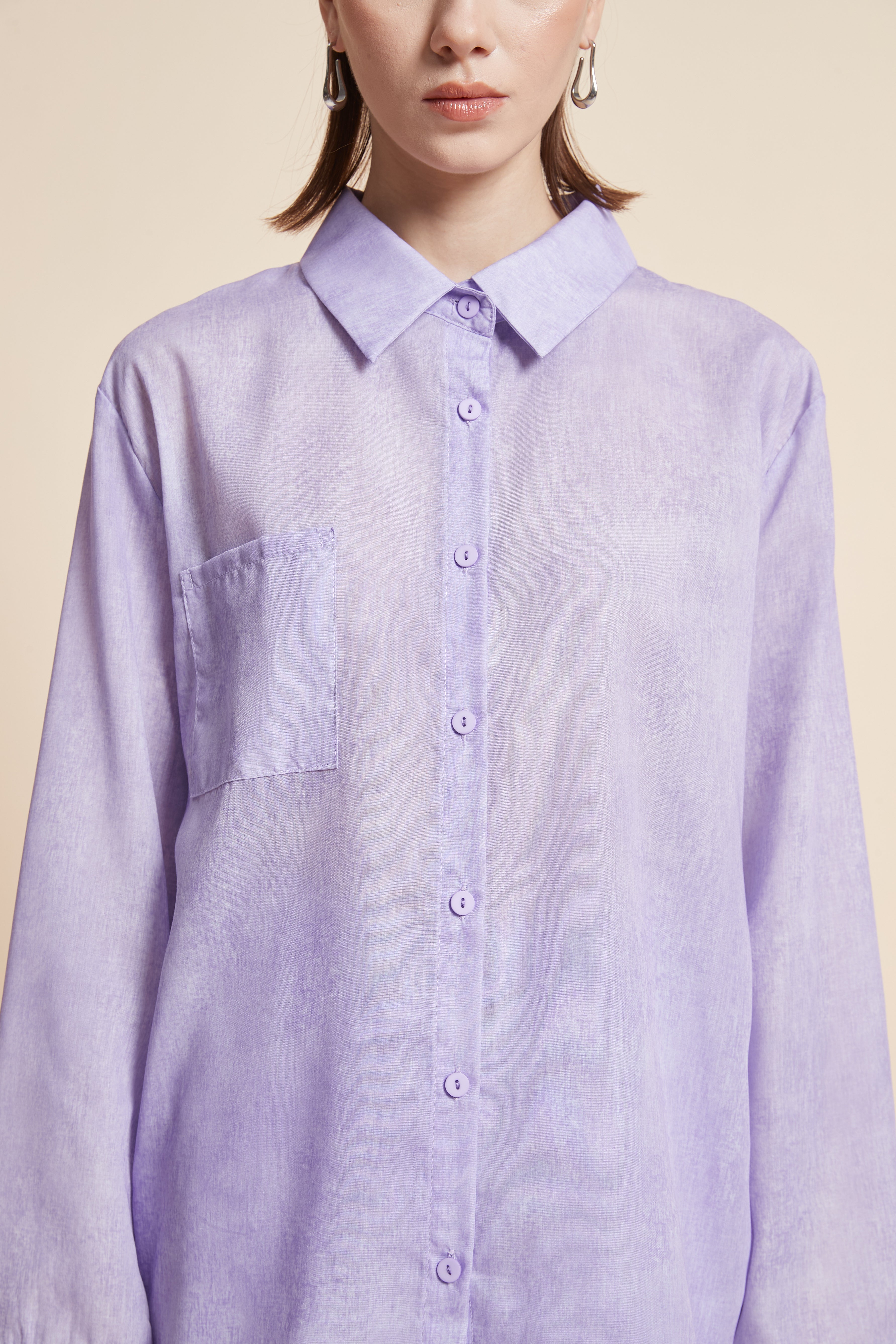 Long-sleeved plain waist-length shirt