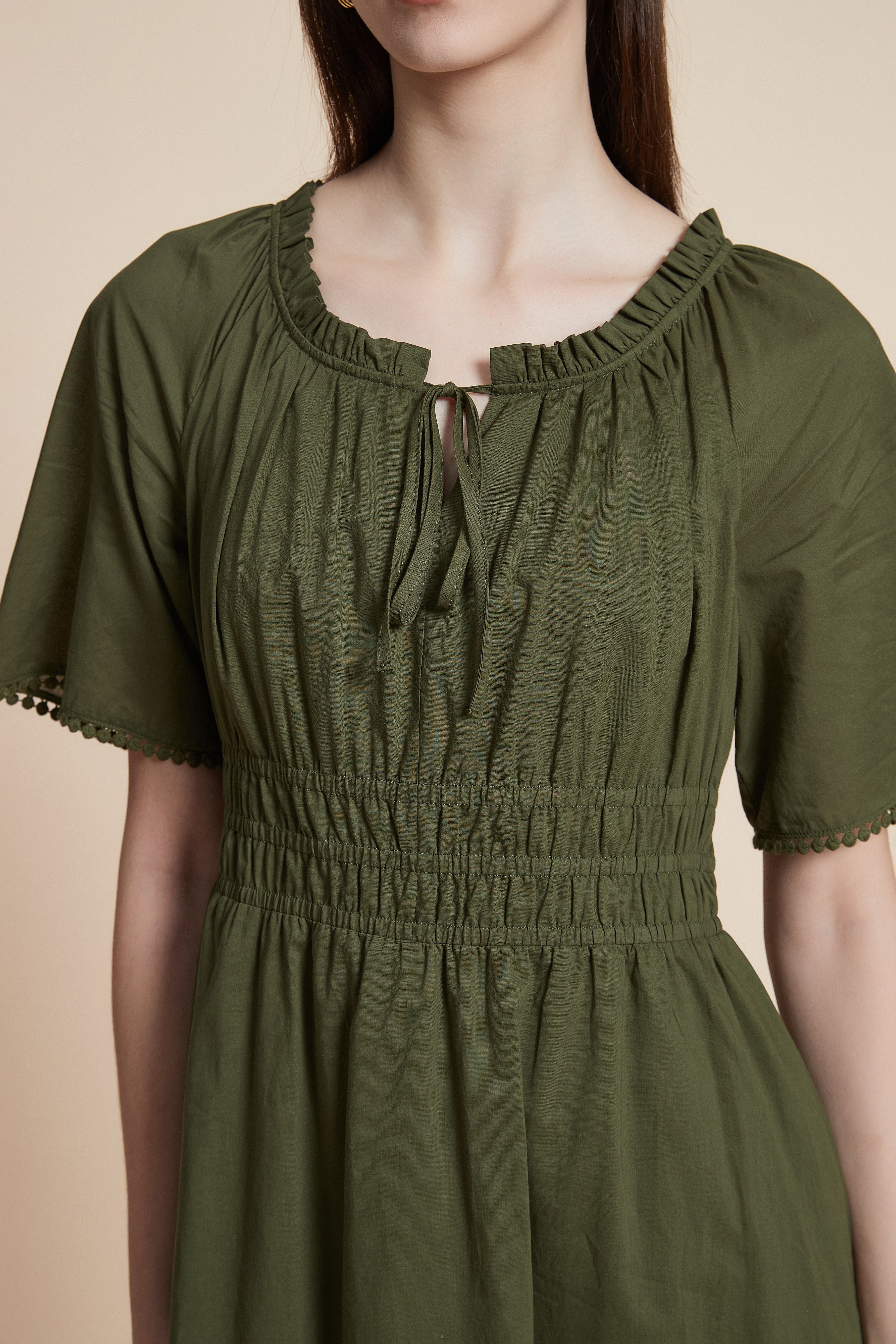 فستان ميدي نصف كم بقصة واسعة