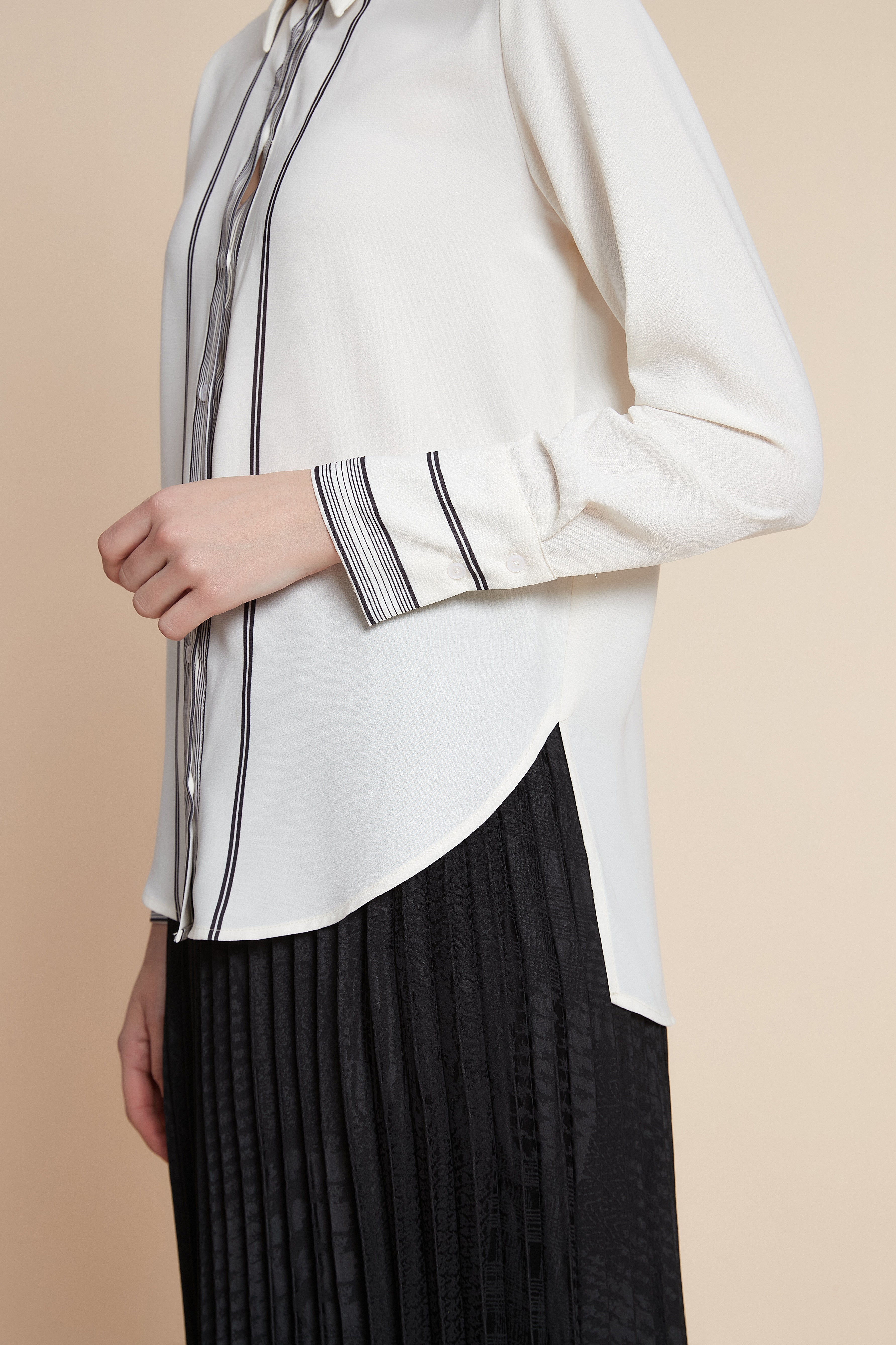 Long-sleeved striped shirt