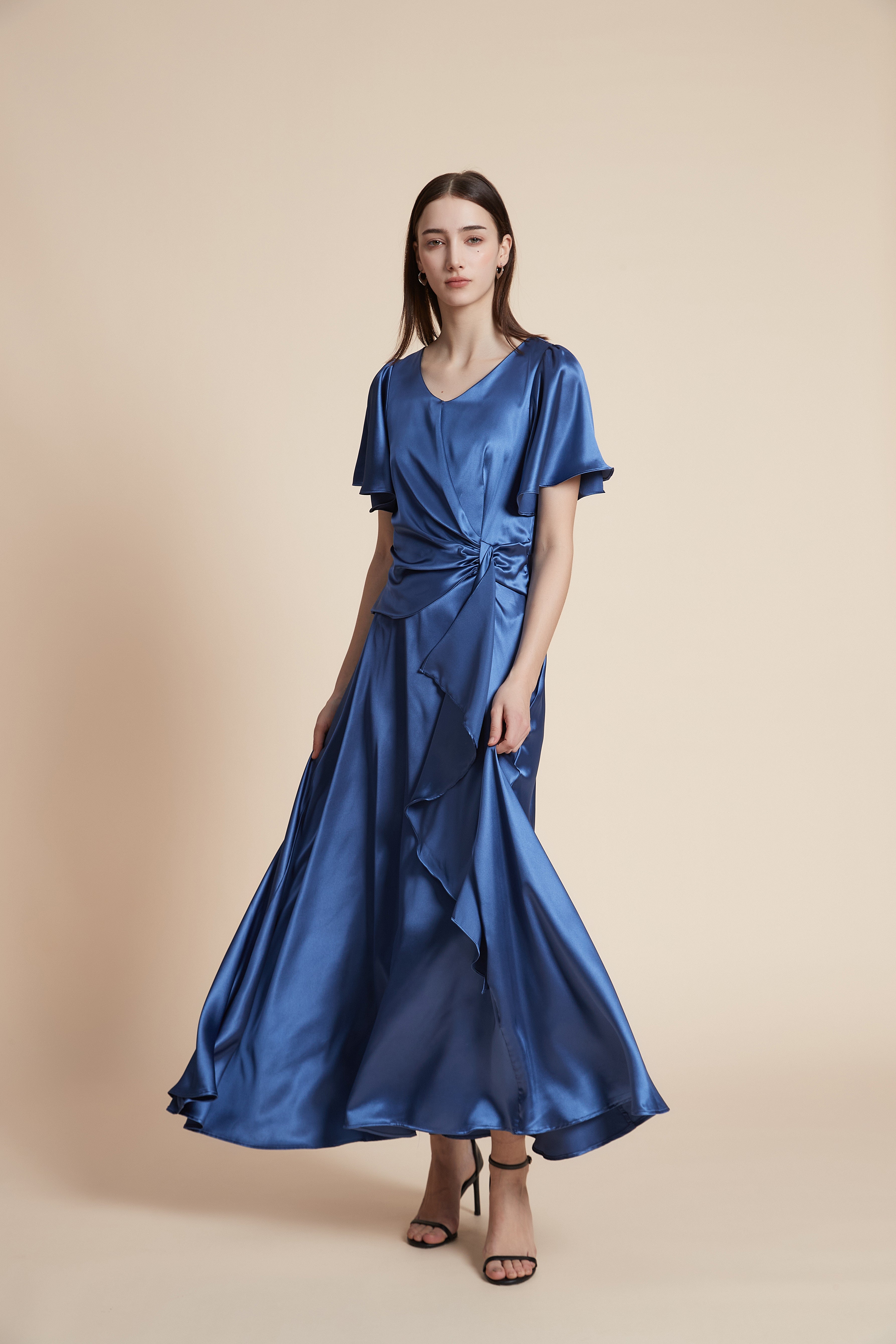 فستان ميدي نصف كم سادة قصة واسعة