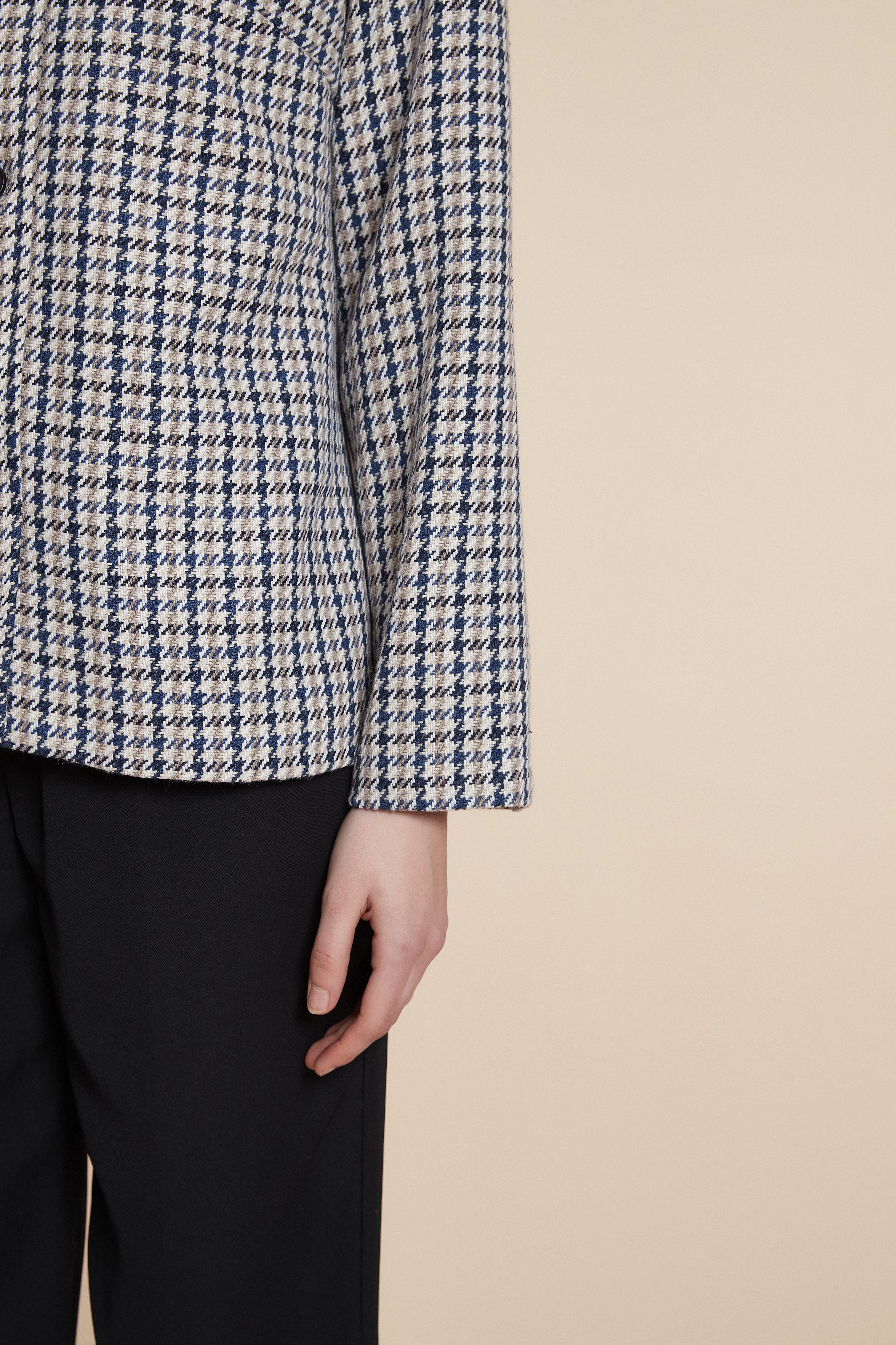 Long-sleeved plaid jacket