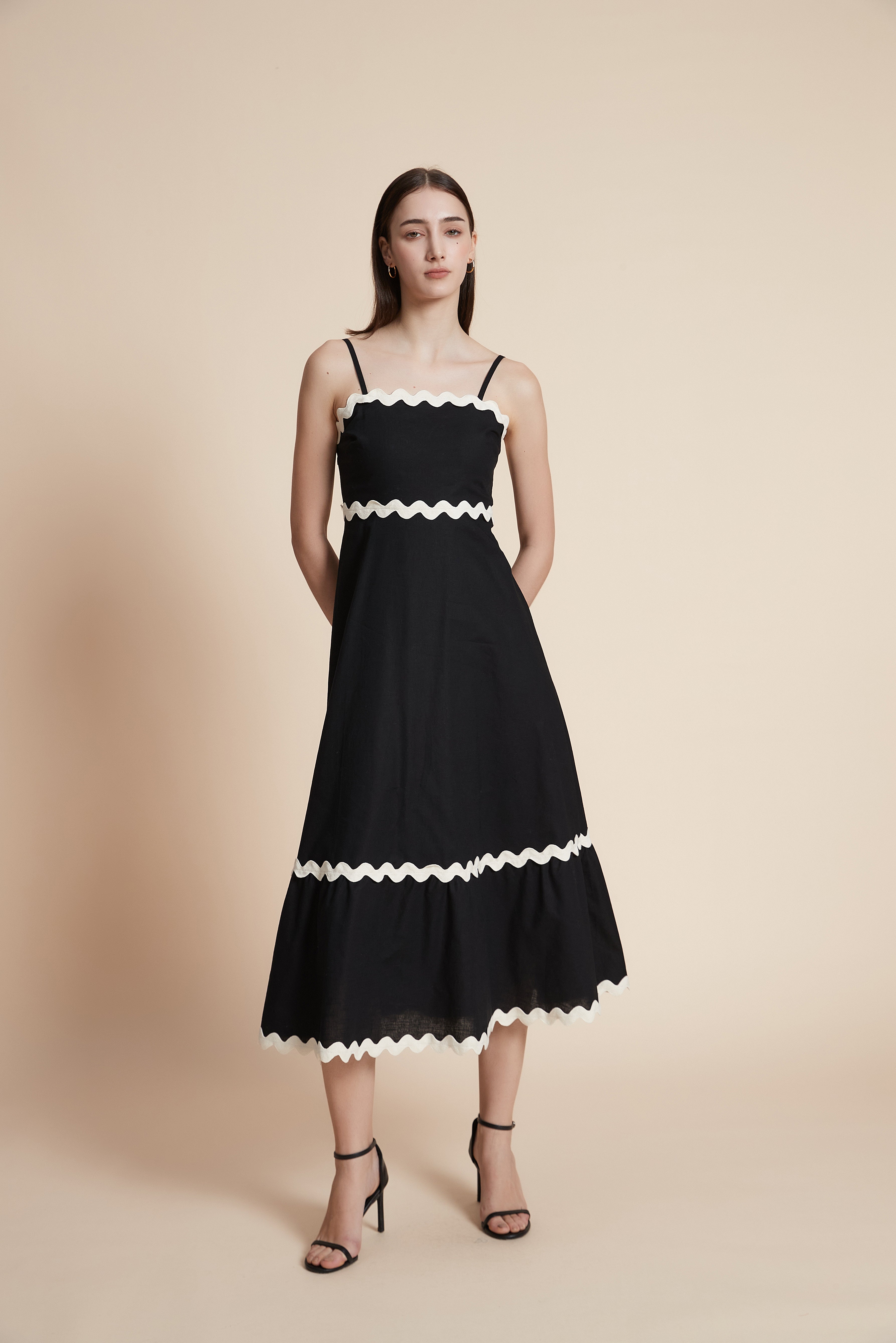 فستان ميدي حمالات مخطط