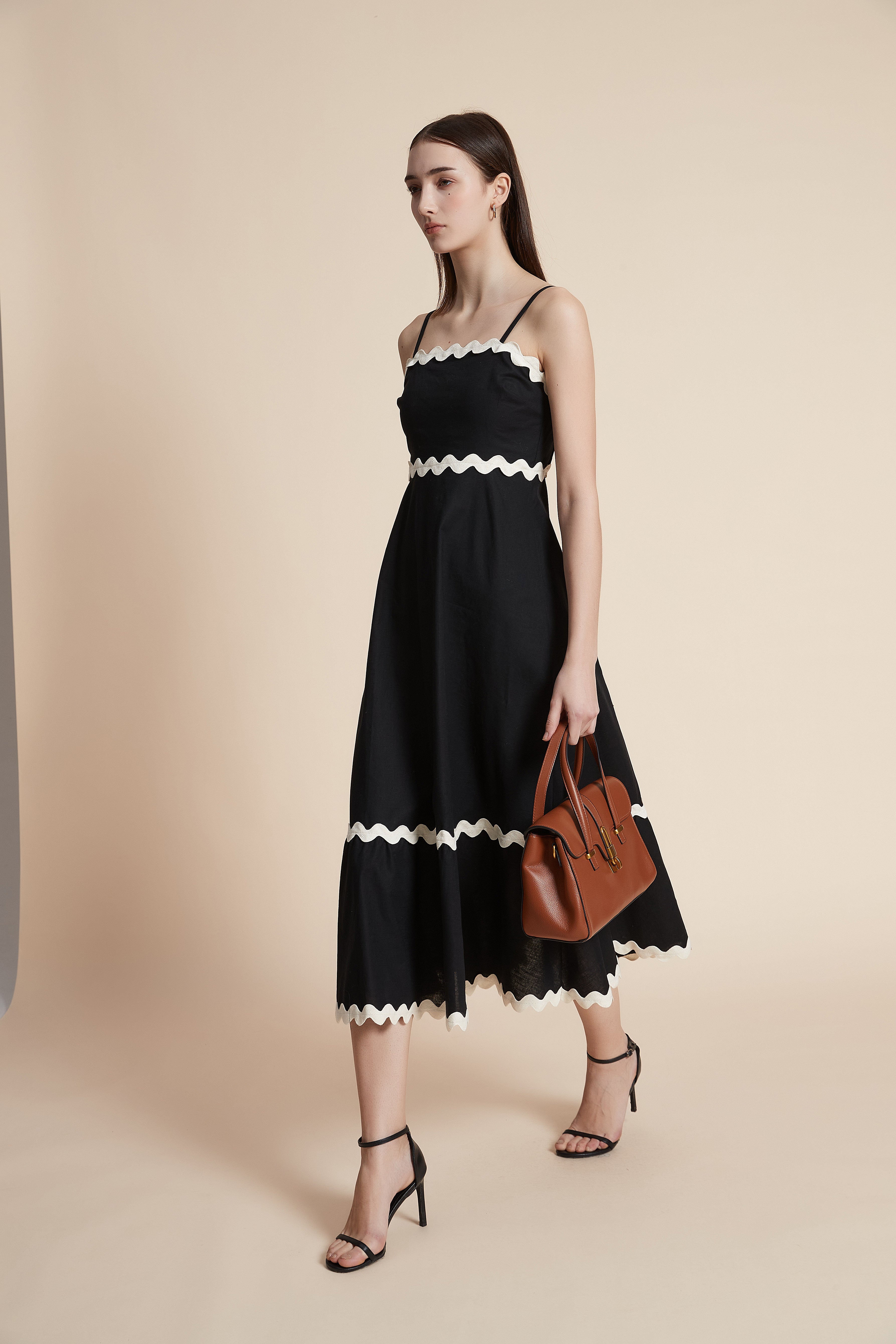 فستان ميدي حمالات مخطط