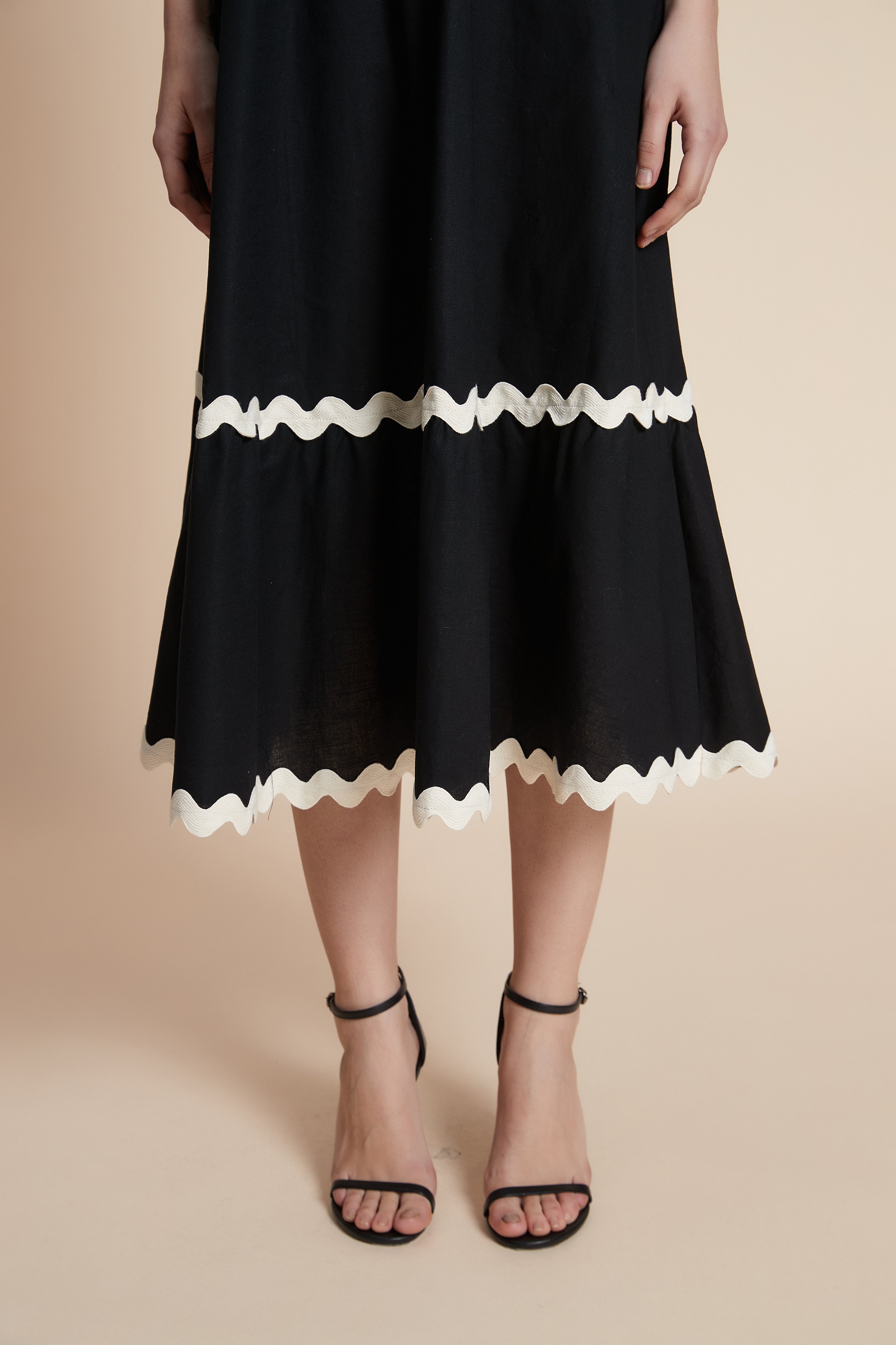 فستان ميدي حمالات مخطط