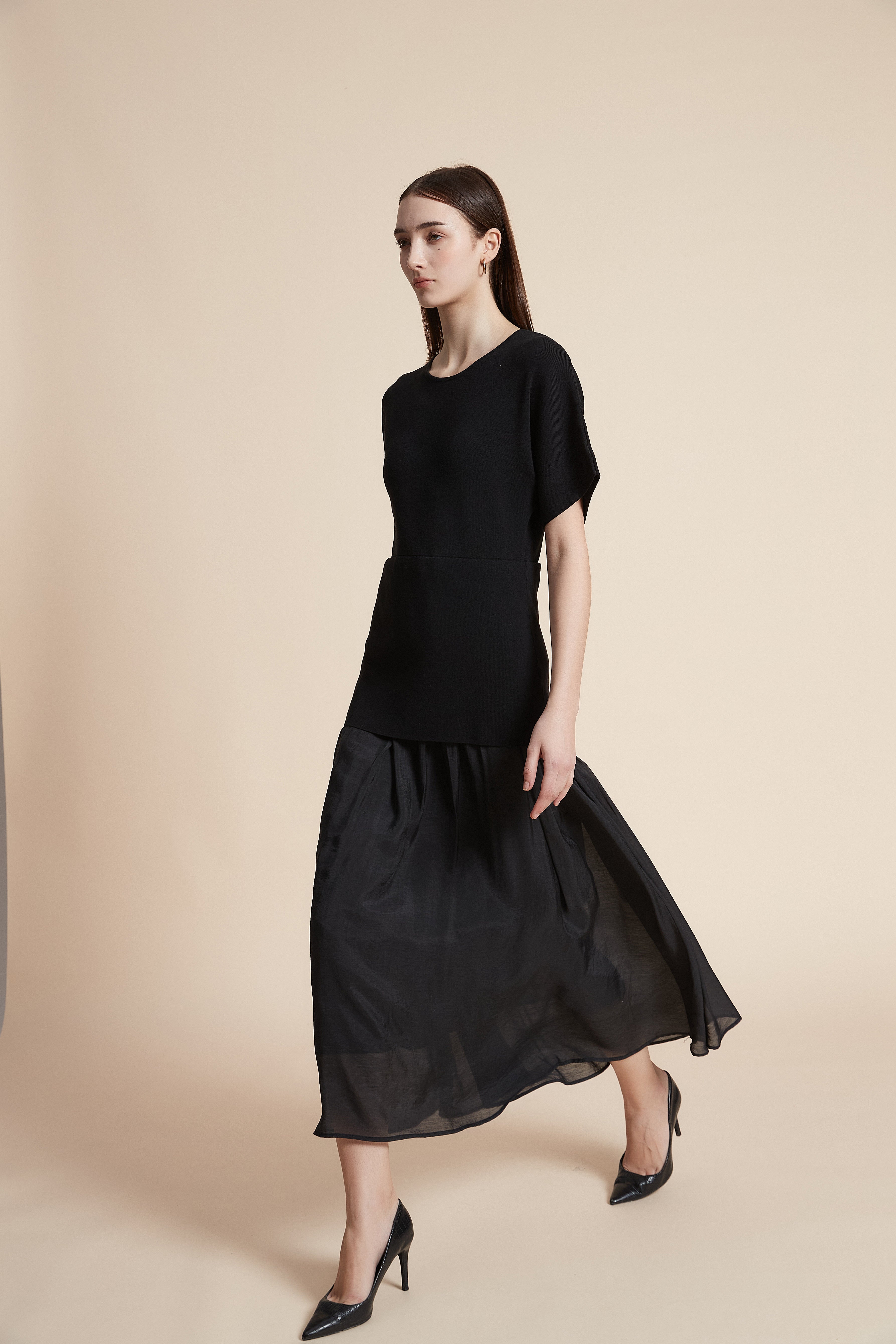 Plain half-sleeve midi dress