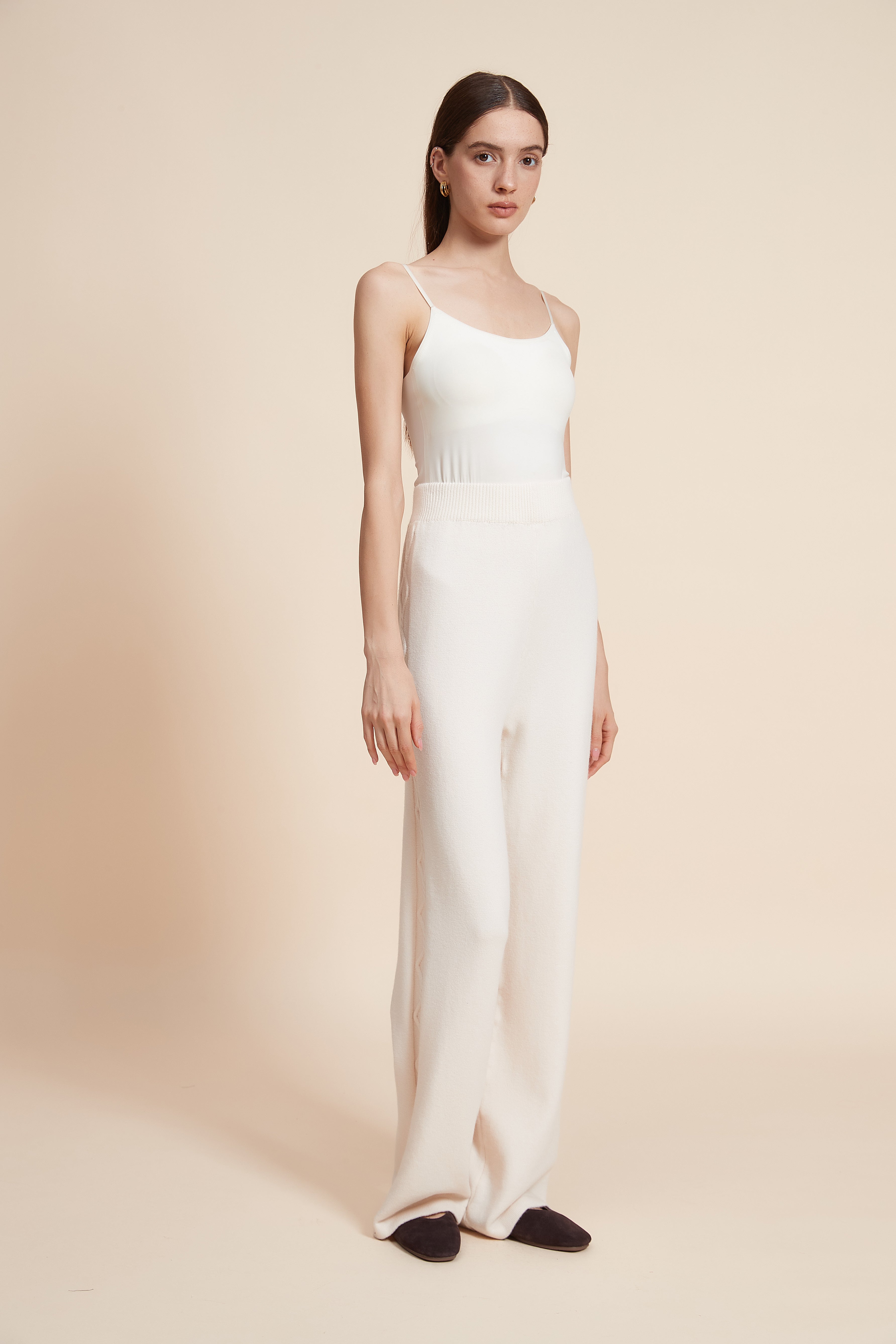 بنطلون طويل سادة برجل واسعة