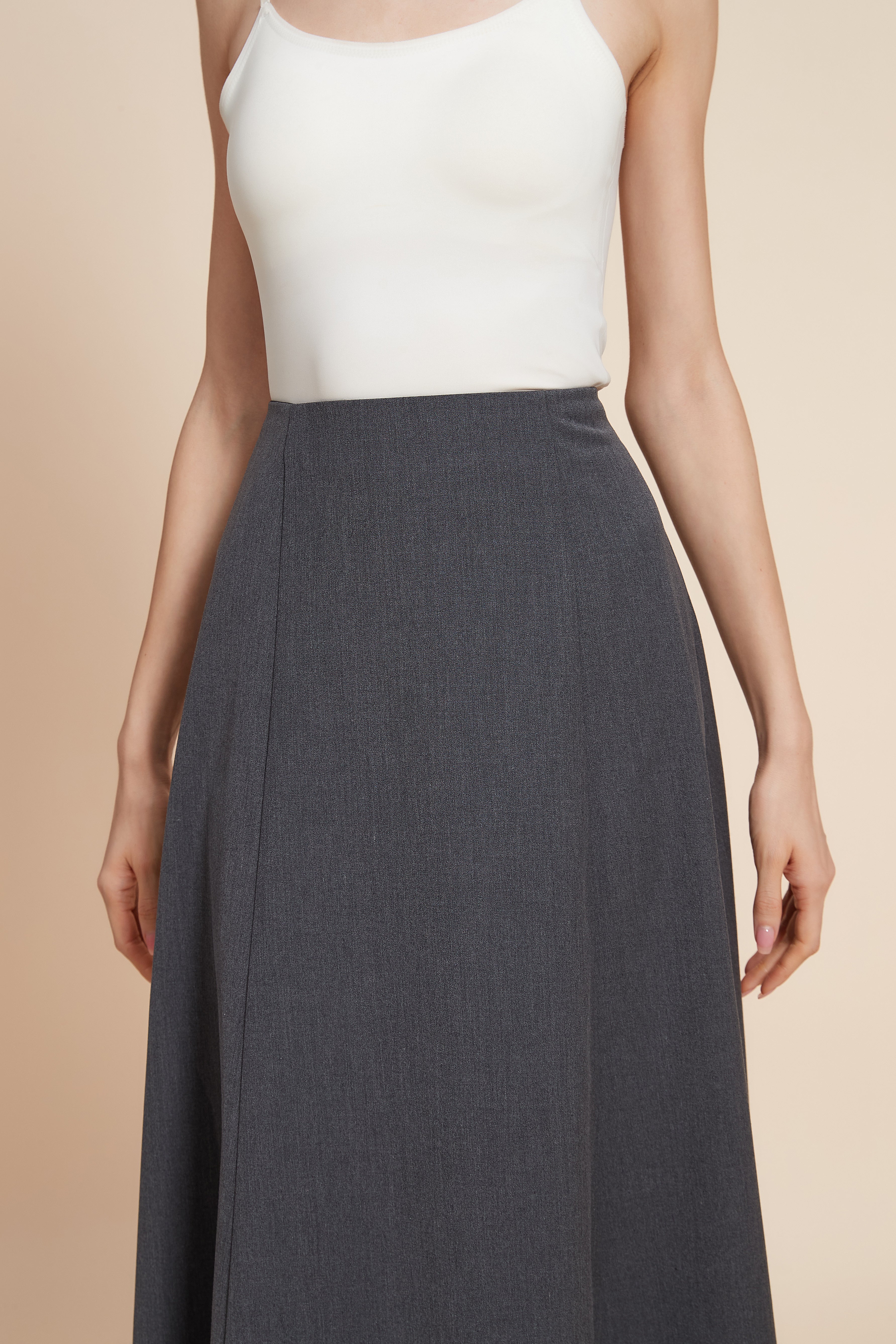 تنورة ميدي سادة واسعة