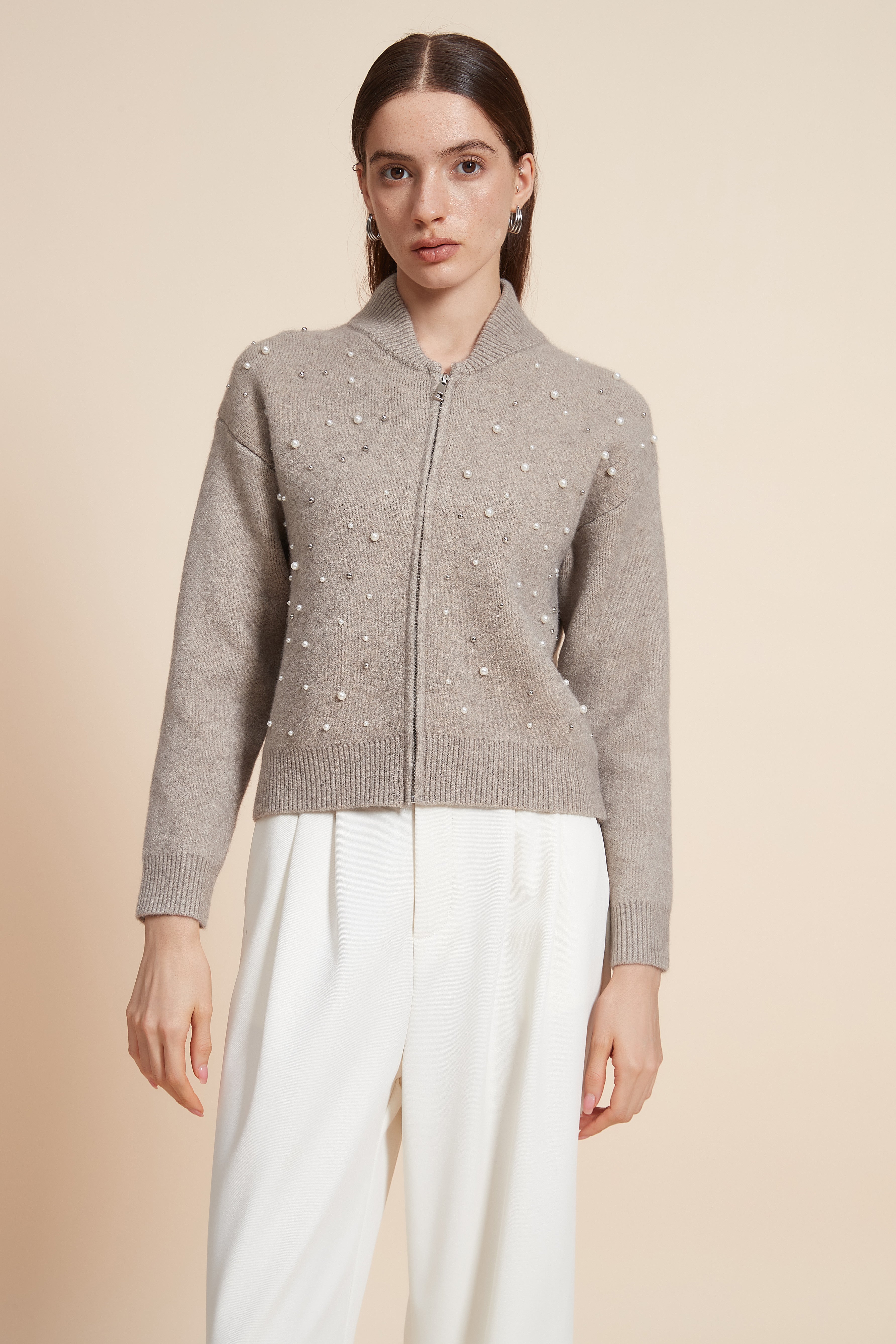 Plain Short Sweatshirt Embellished With Pearls