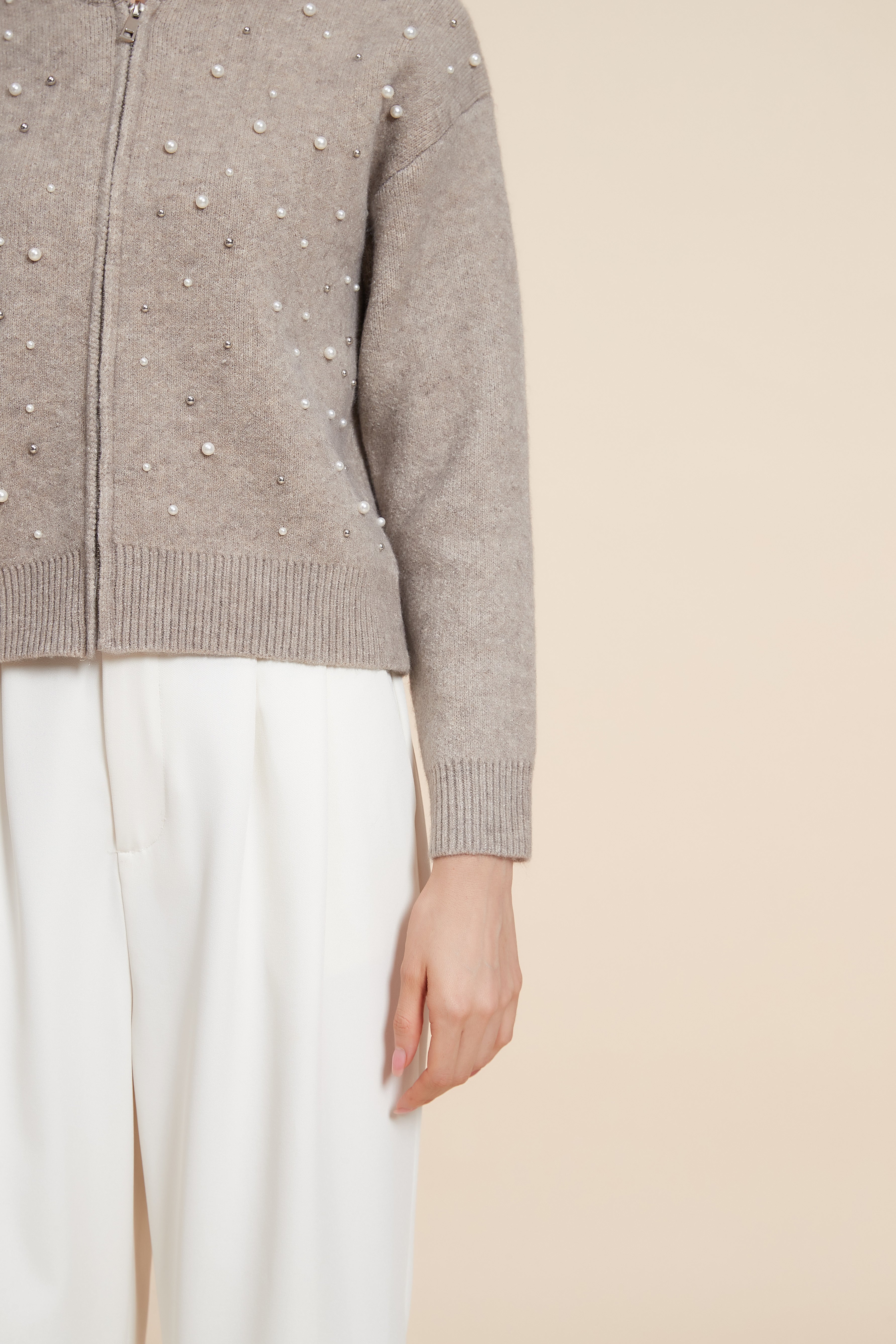 Plain Short Sweatshirt Embellished With Pearls