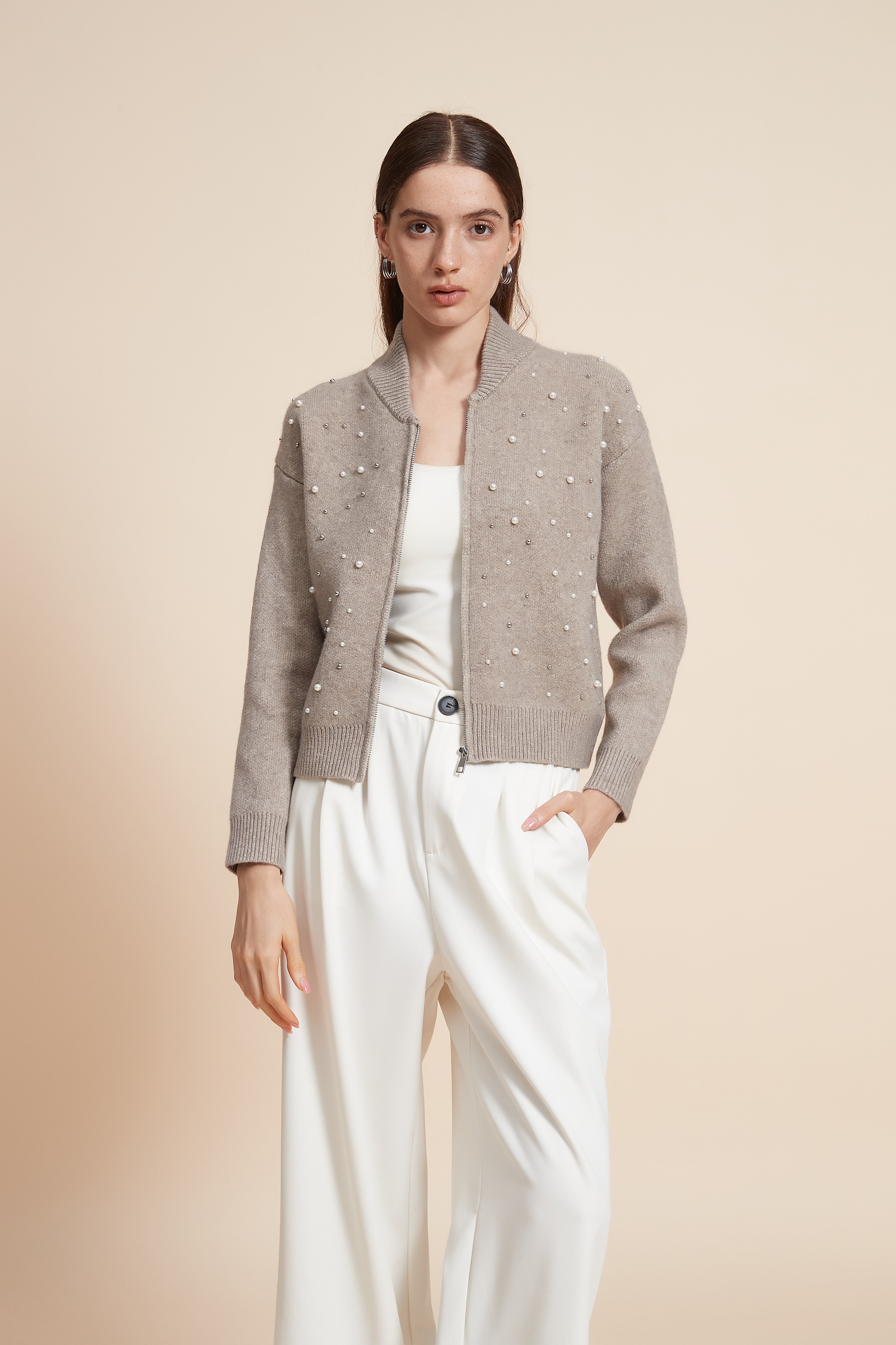 Plain Short Sweatshirt Embellished With Pearls